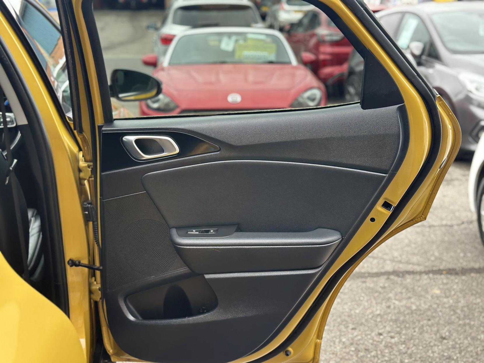 Kia XCeed 1.6 GDi 8.9kWh First Edition SUV 5dr Petrol Plug-in Hybrid DCT Euro 6 (s/s) (139 bhp)