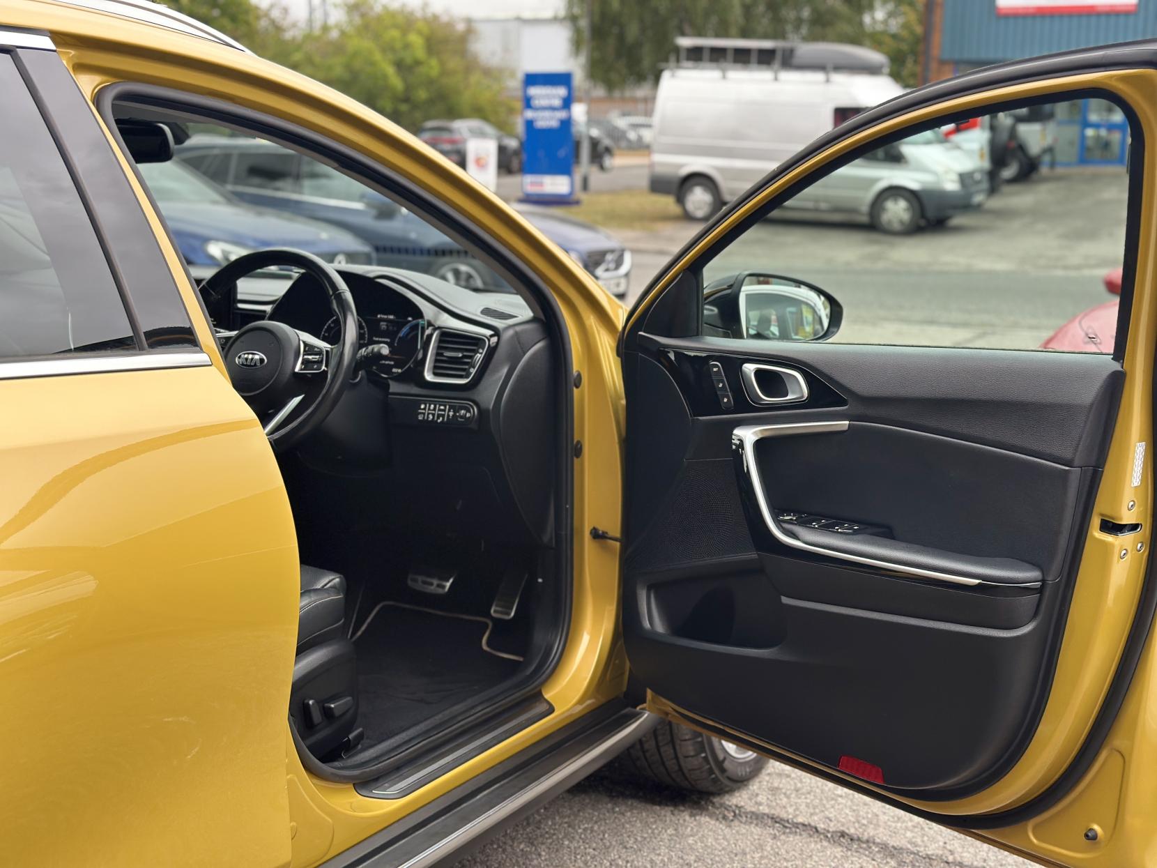 Kia XCeed 1.6 GDi 8.9kWh First Edition SUV 5dr Petrol Plug-in Hybrid DCT Euro 6 (s/s) (139 bhp)