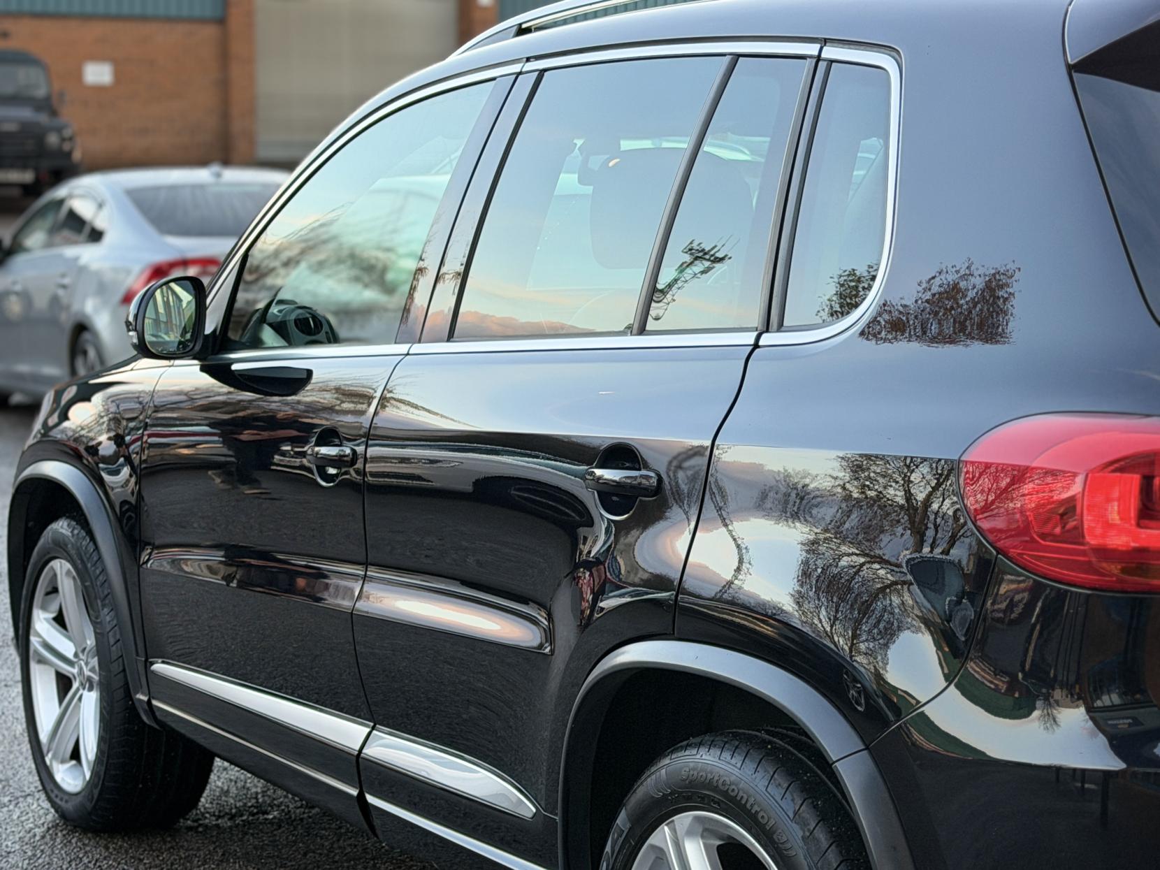 Volkswagen Tiguan 2.0 TDI BlueMotion Tech R-Line Edition SUV 5dr Diesel DSG 4WD Euro 6 (s/s) (150 ps)