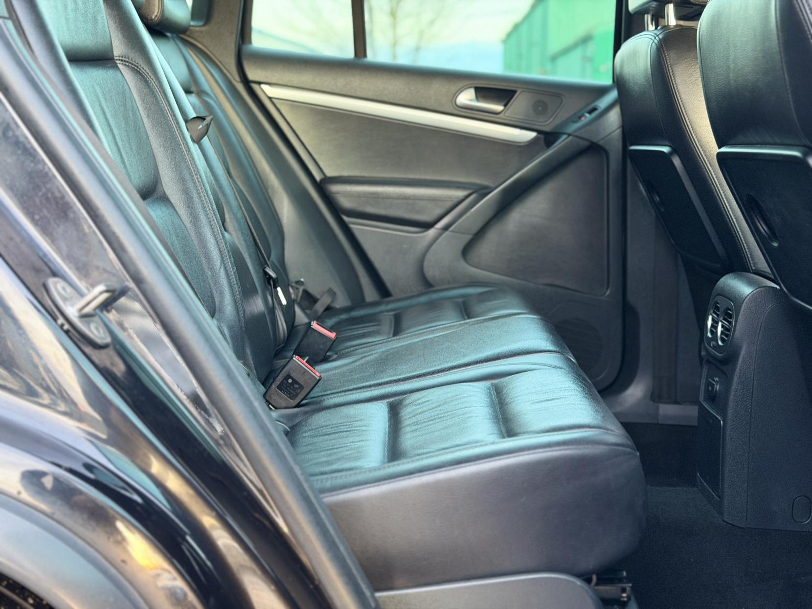 Volkswagen Tiguan 2.0 TDI BlueMotion Tech R-Line Edition SUV 5dr Diesel DSG 4WD Euro 6 (s/s) (150 ps)