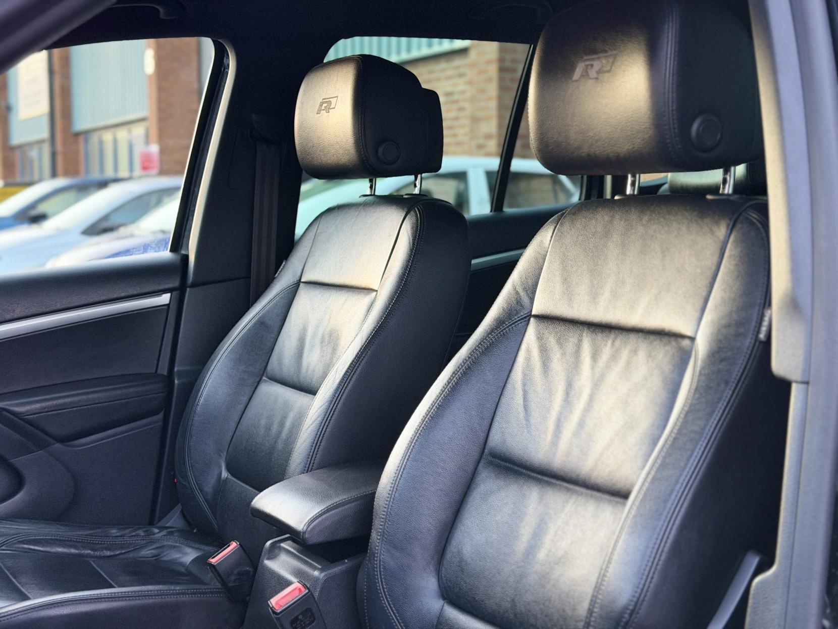 Volkswagen Tiguan 2.0 TDI BlueMotion Tech R-Line Edition SUV 5dr Diesel DSG 4WD Euro 6 (s/s) (150 ps)