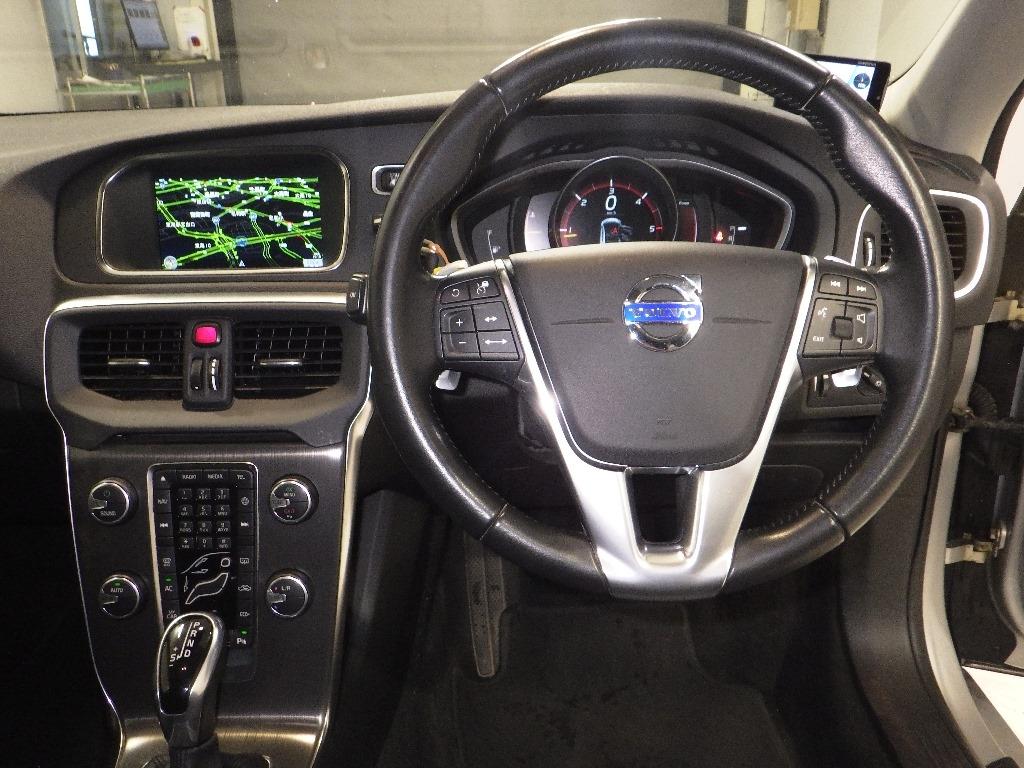 Volvo V40 2.0 D4 SE Nav Hatchback 5dr Diesel Geartronic Euro 6 (s/s) (190 ps)