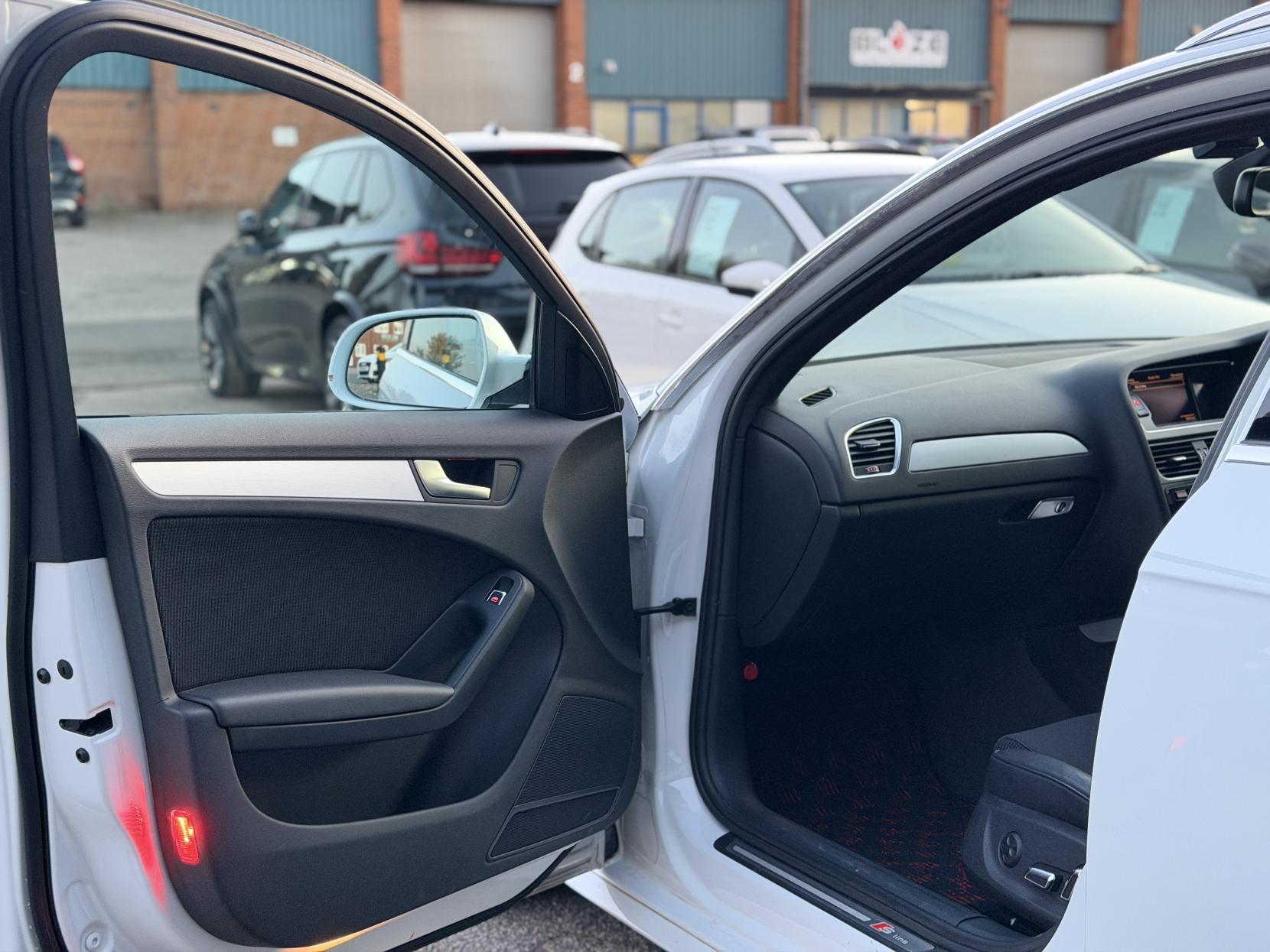 Audi A4 Avant 2.0 TFSI S line Estate 5dr Petrol Multitronic 