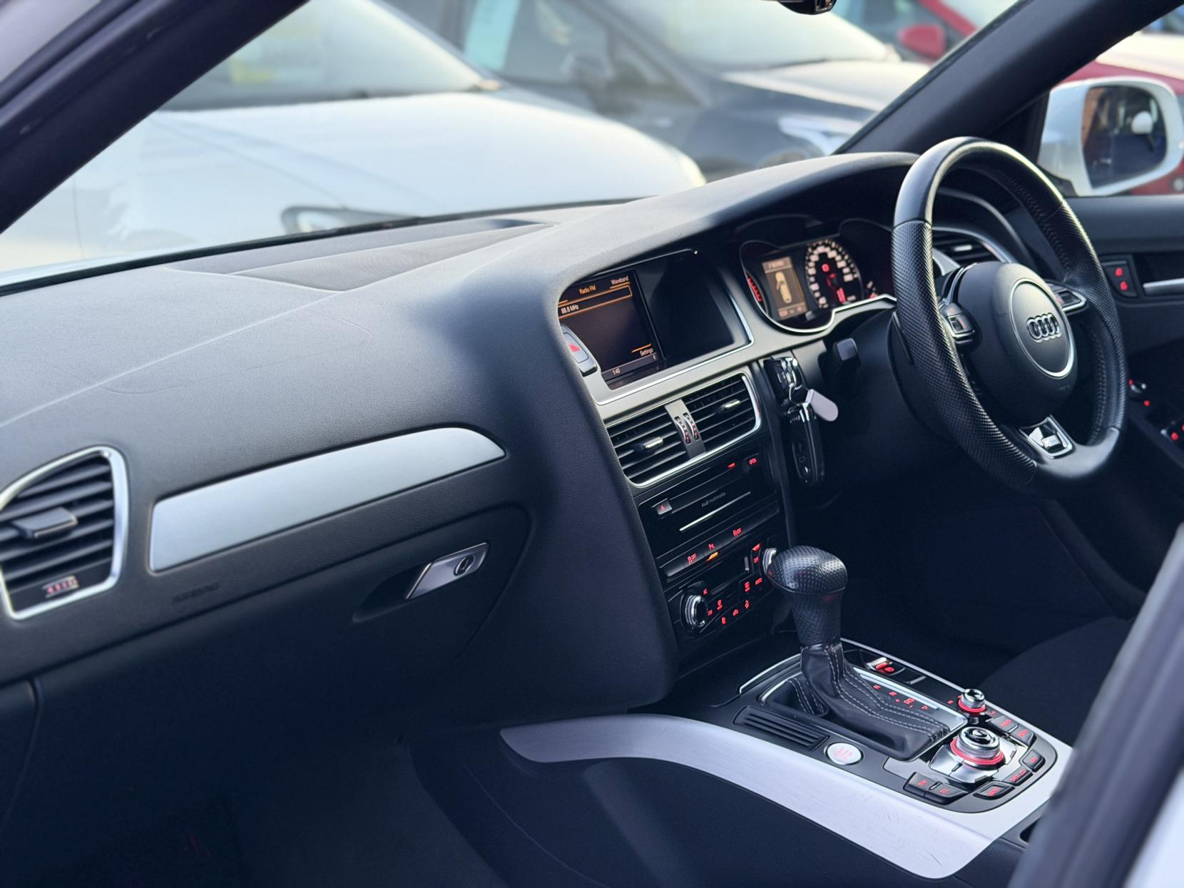 Audi A4 Avant 2.0 TFSI S line Estate 5dr Petrol Multitronic 