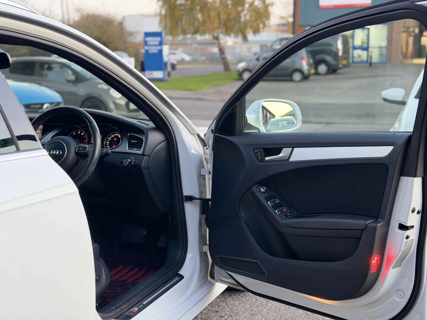 Audi A4 Avant 2.0 TFSI S line Estate 5dr Petrol Multitronic 