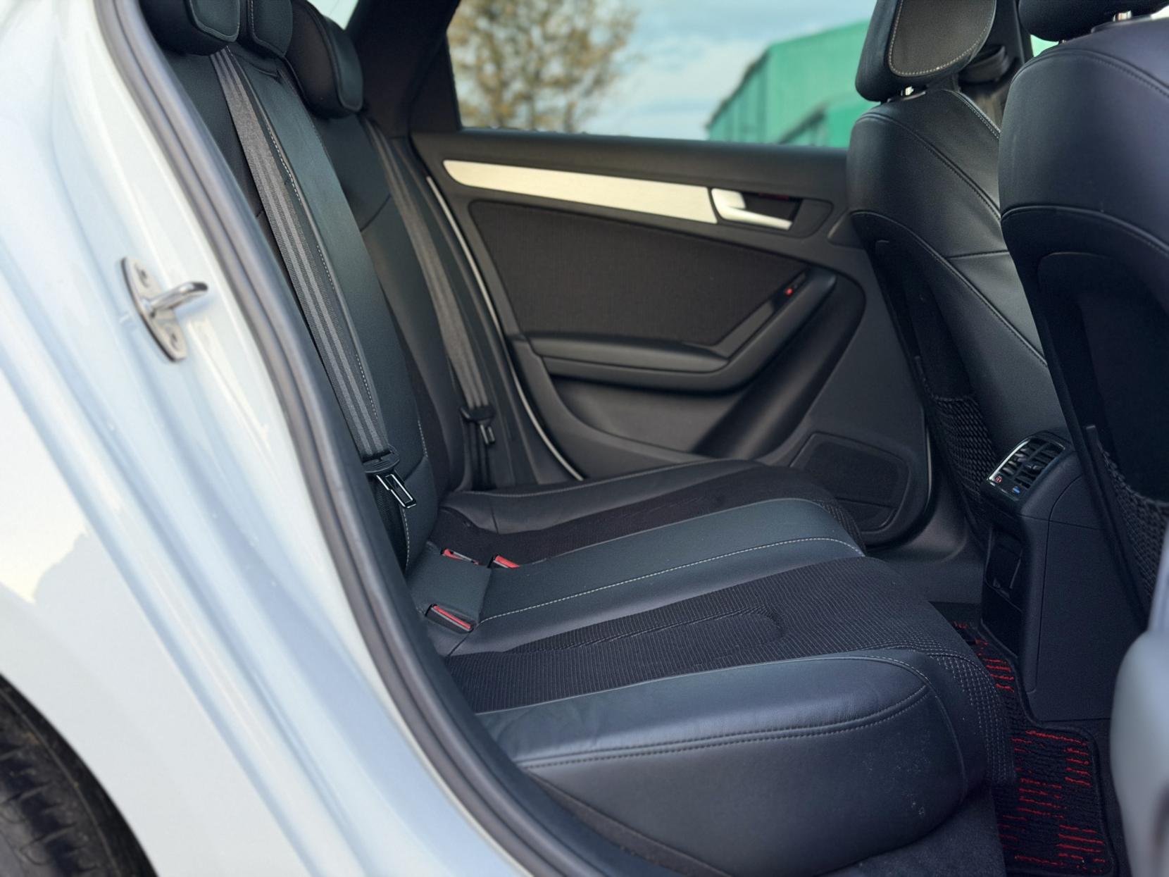 Audi A4 Avant 2.0 TFSI S line Estate 5dr Petrol Multitronic 