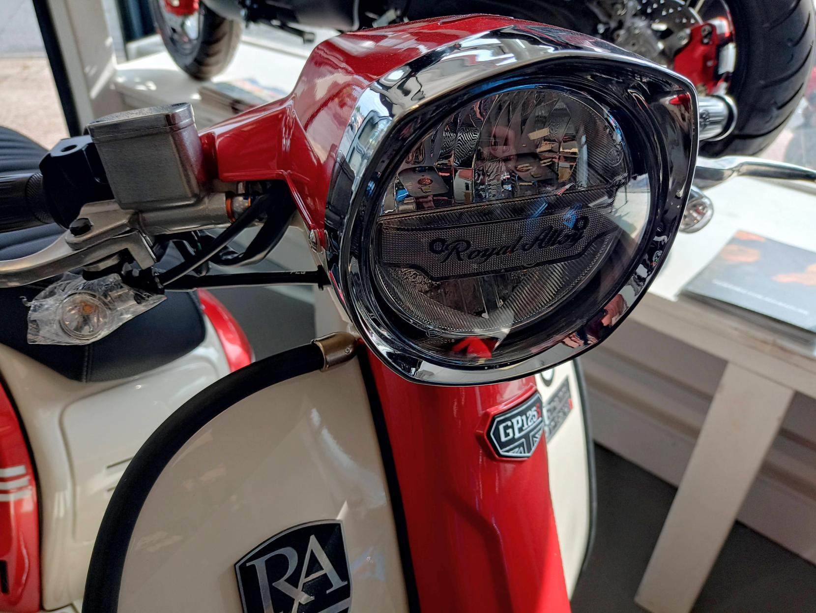 Royal Alloy GP 125 125 LC Scooter (2018 - )