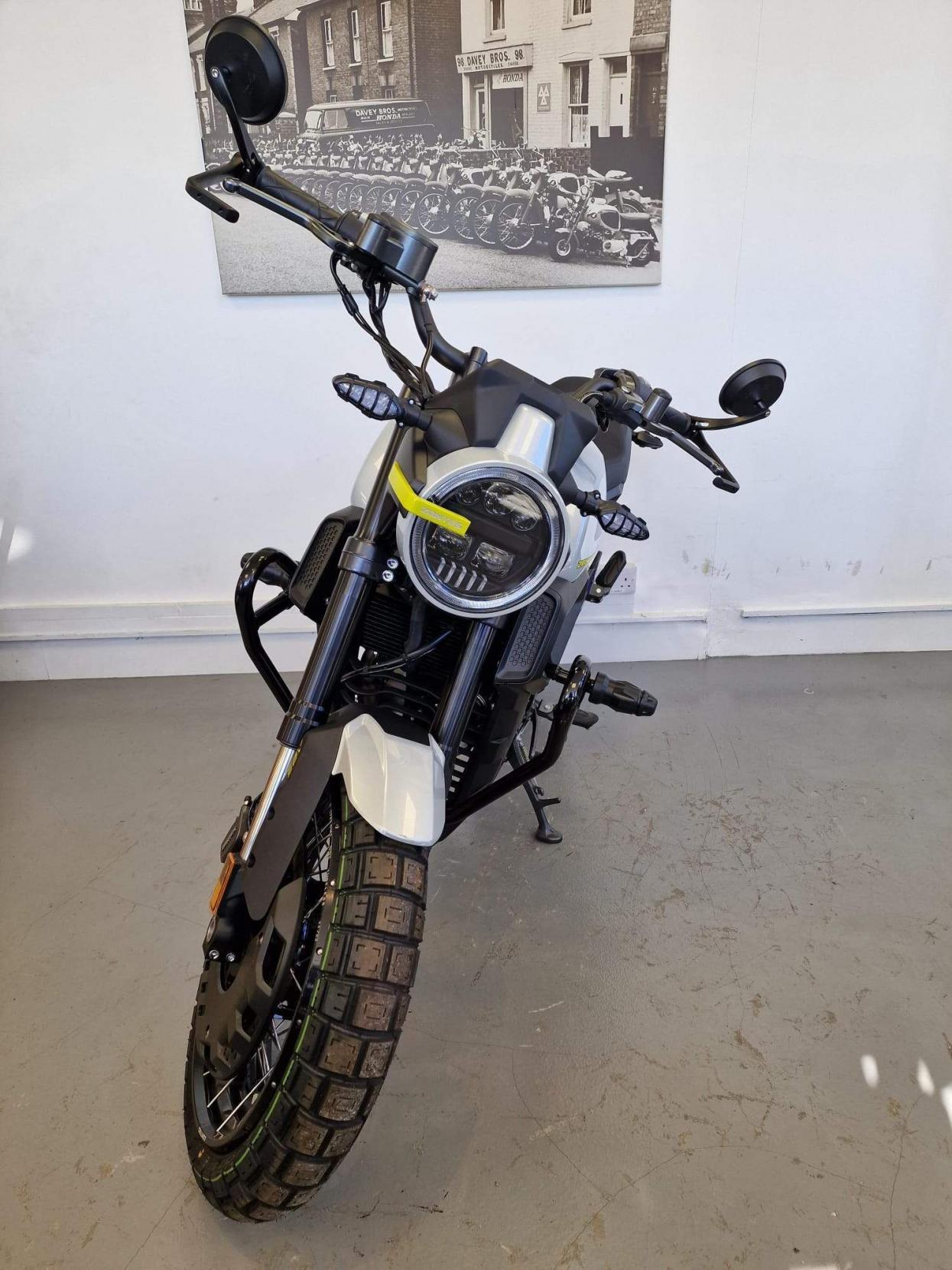 Zontes ZT125-GK 125 125 Naked (2020 - )