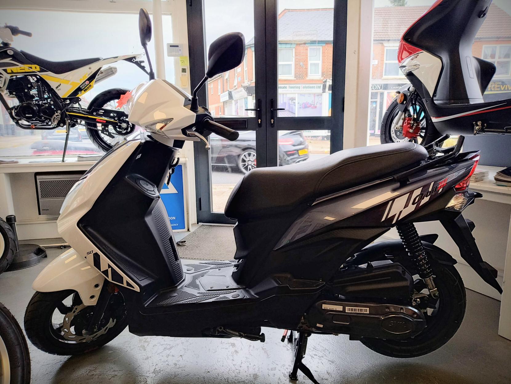 SYM Orbit III 50 50 Scooter (2024 - ) - SYM - Bikes & Scooters