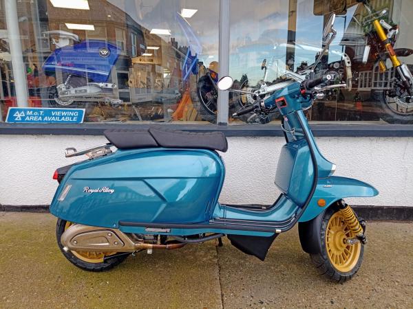 Royal Alloy GP 350 350 SE Scooter (2025 - )