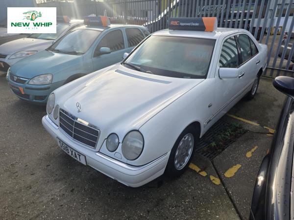 Mercedes-Benz E Class 2.0 E200 Elegance Saloon 4dr Petrol Automatic (228 g/km, 134 bhp)
