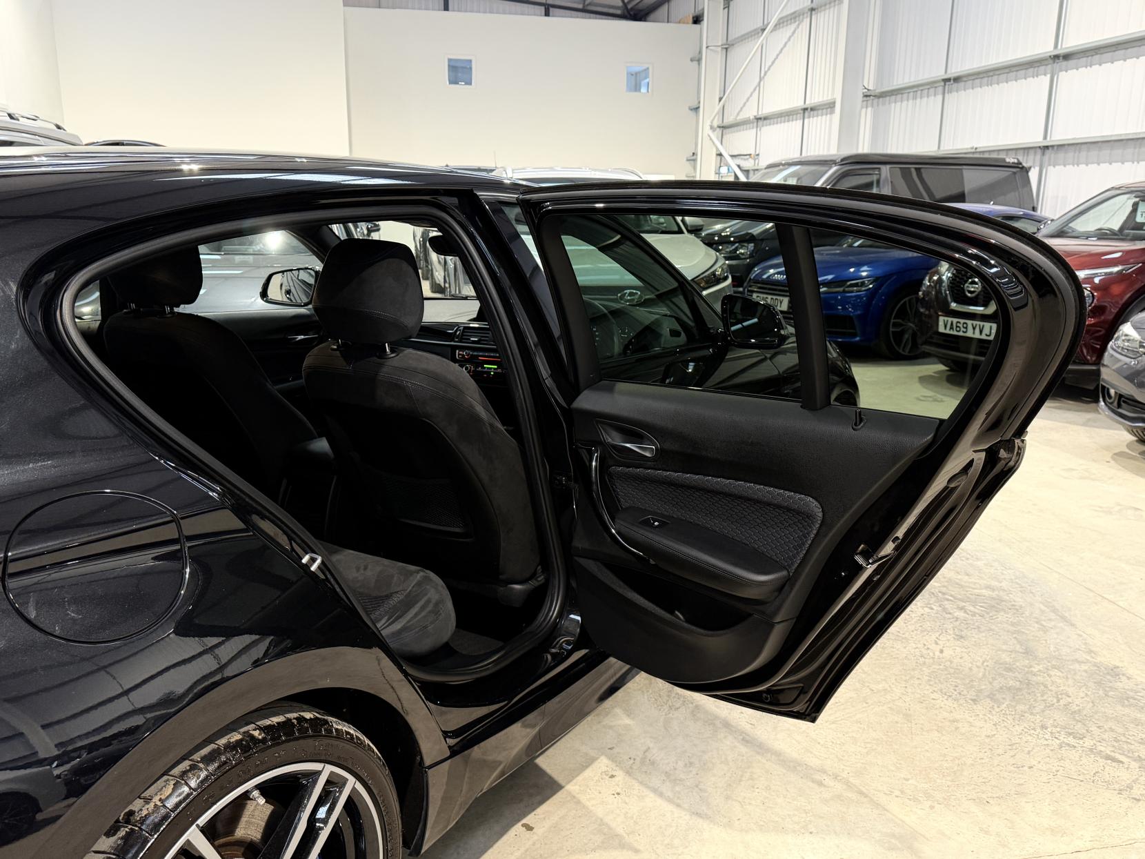 BMW 1 Series 2.0 118d M Sport Shadow Edition Hatchback 5dr Diesel Auto Euro 6 (s/s) (150 ps)