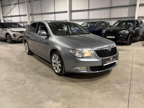 Skoda Superb 2.0 TDI SE Plus Hatchback 5dr Diesel Manual Euro 5 (140 ps)