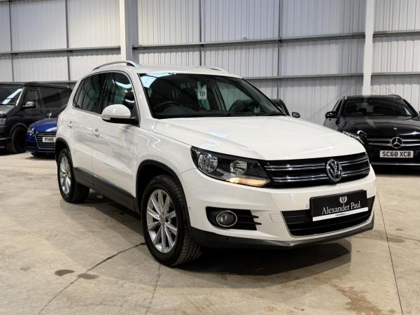 Volkswagen Tiguan 2.0 TDI BlueMotion Tech SE SUV 5dr Diesel Manual 2WD Euro 5 (s/s) (140 ps)