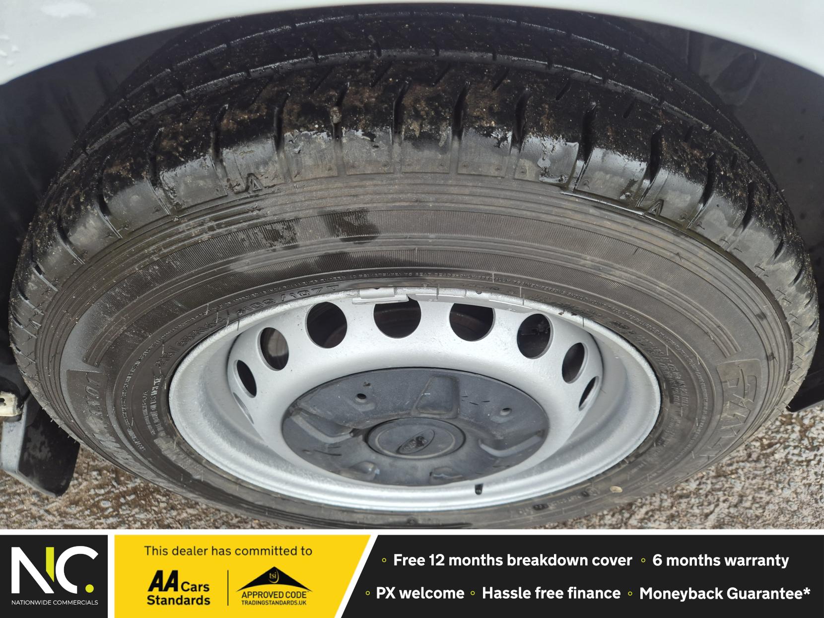 Ford Transit Custom 2.0 320 EcoBlue Leader Kombi Double Cab 5dr Diesel Manual L2 H1 Euro 6 (s/s) (130 ps)