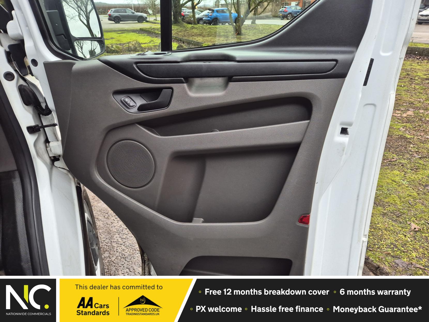 Ford Transit Custom 2.0 320 EcoBlue Leader Kombi Double Cab 5dr Diesel Manual L2 H1 Euro 6 (s/s) (130 ps)