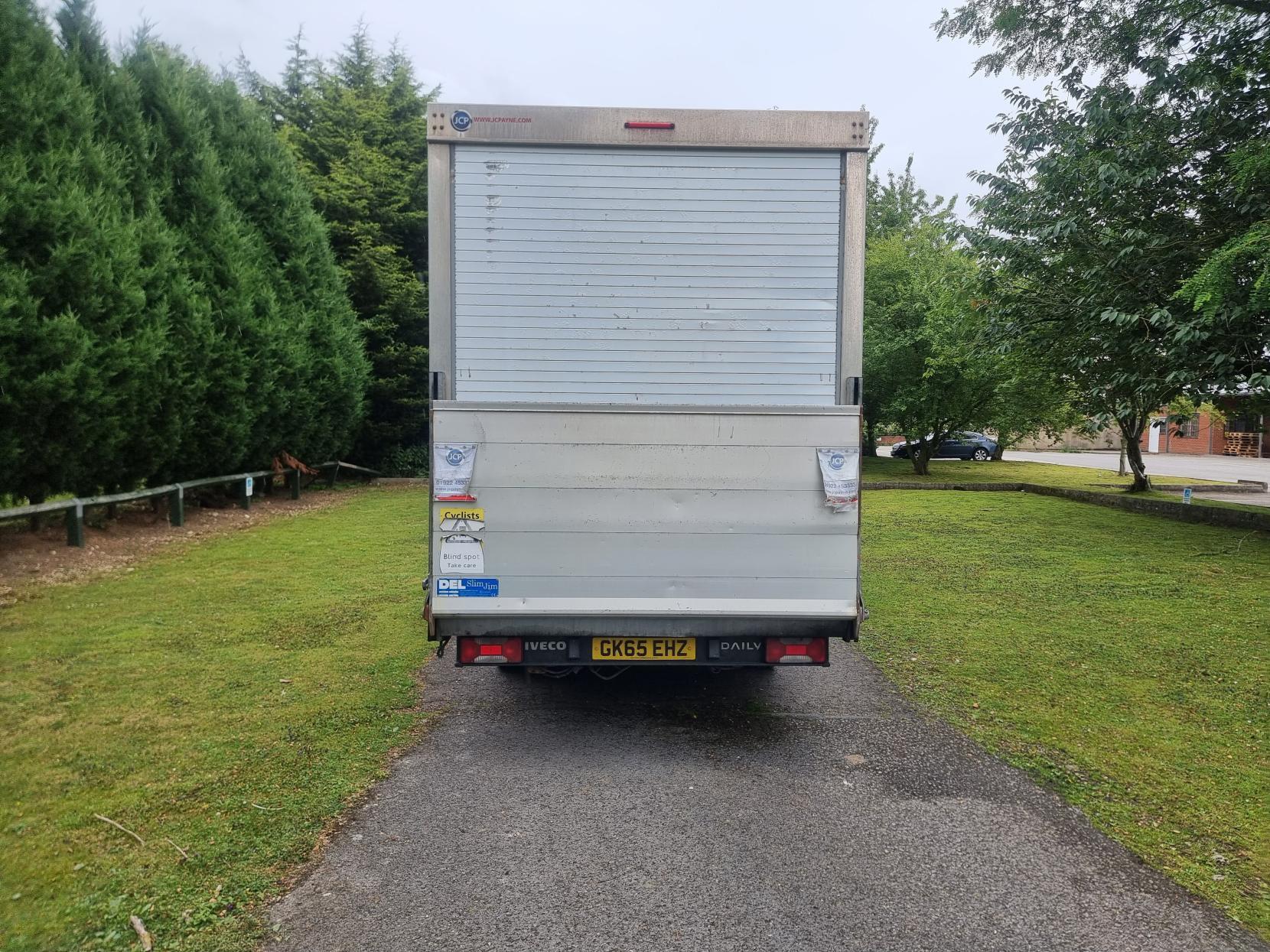 IVECO Daily 2.3 LUTON VAN WITH TAIL LIFT 3.5T