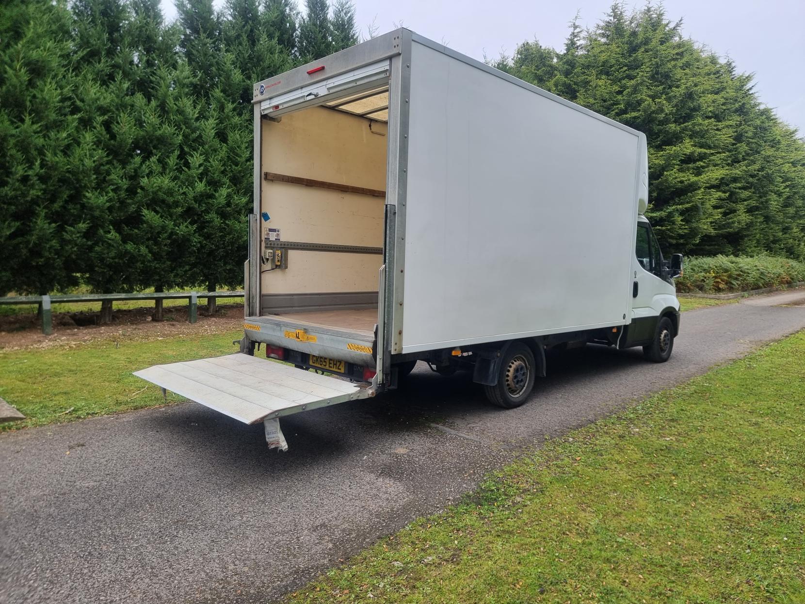 IVECO Daily 2.3 LUTON VAN WITH TAIL LIFT 3.5T