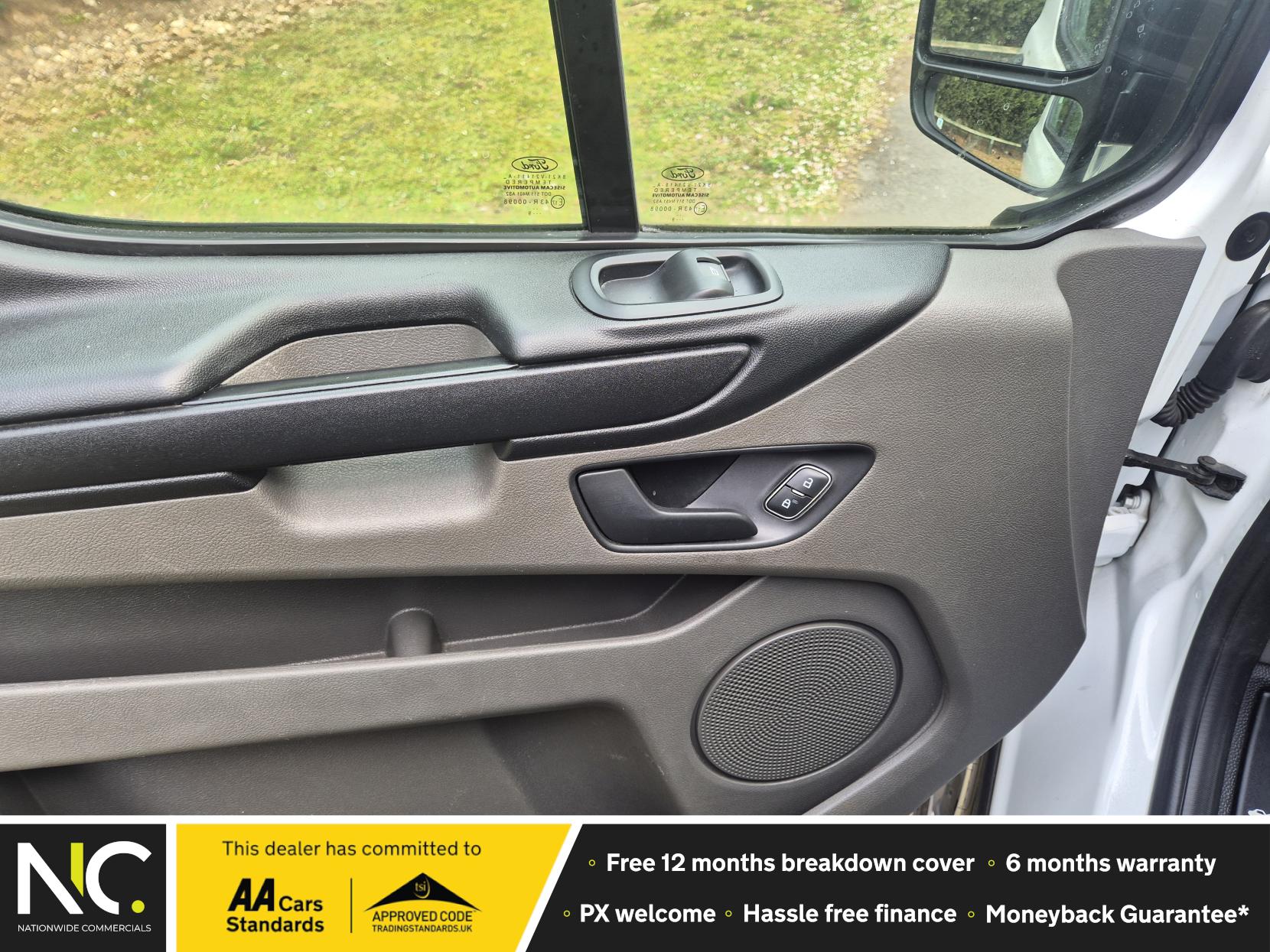 Ford Transit Custom 2.0 320 EcoBlue Leader Kombi Double Cab 5dr Diesel Manual L2 H1 Euro 6 (s/s) (130 ps)