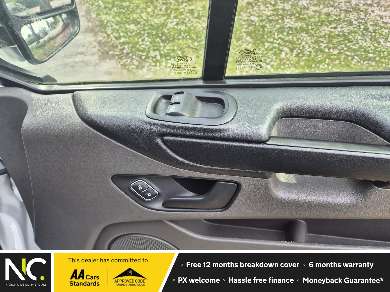 Ford Transit Custom 2.0 320 EcoBlue Leader Kombi Double Cab 5dr Diesel Manual L2 H1 Euro 6 (s/s) (130 ps)