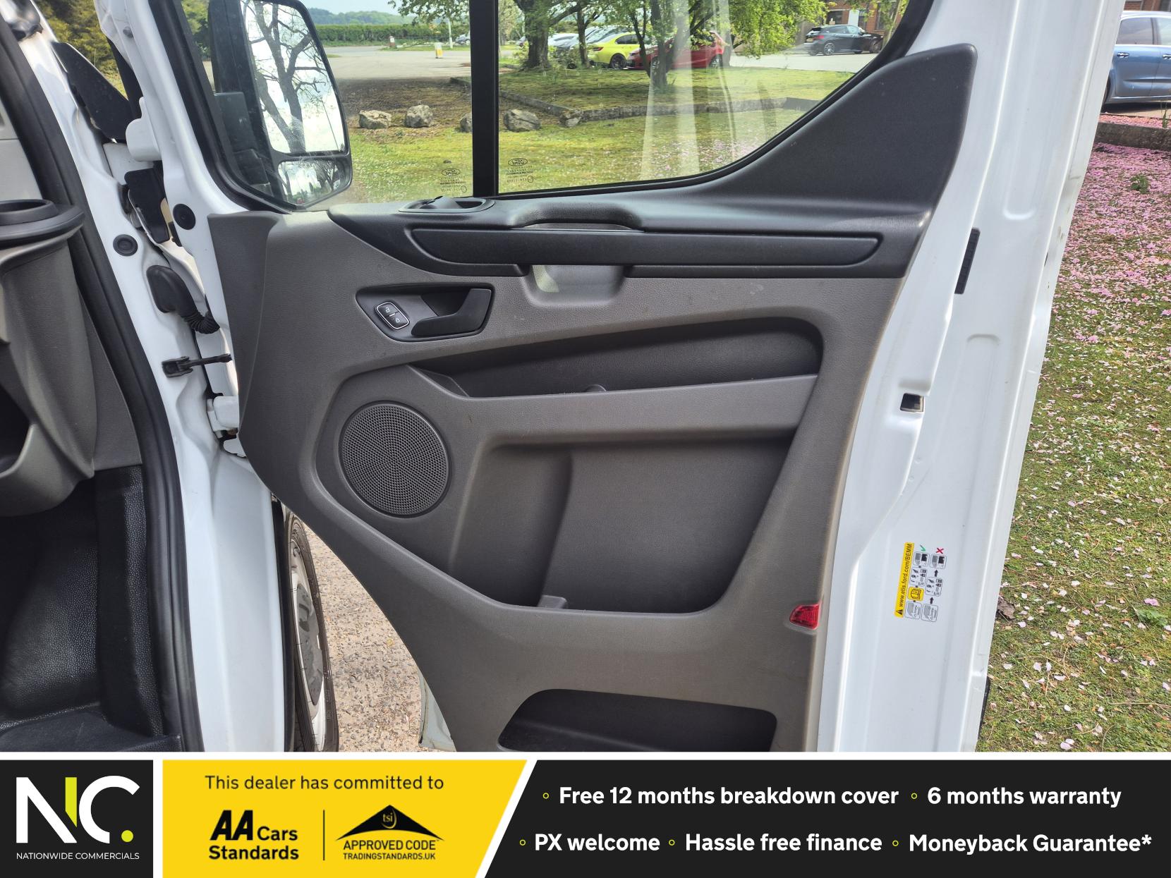 Ford Transit Custom 2.0 320 EcoBlue Leader Kombi Double Cab 5dr Diesel Manual L2 H1 Euro 6 (s/s) (130 ps)