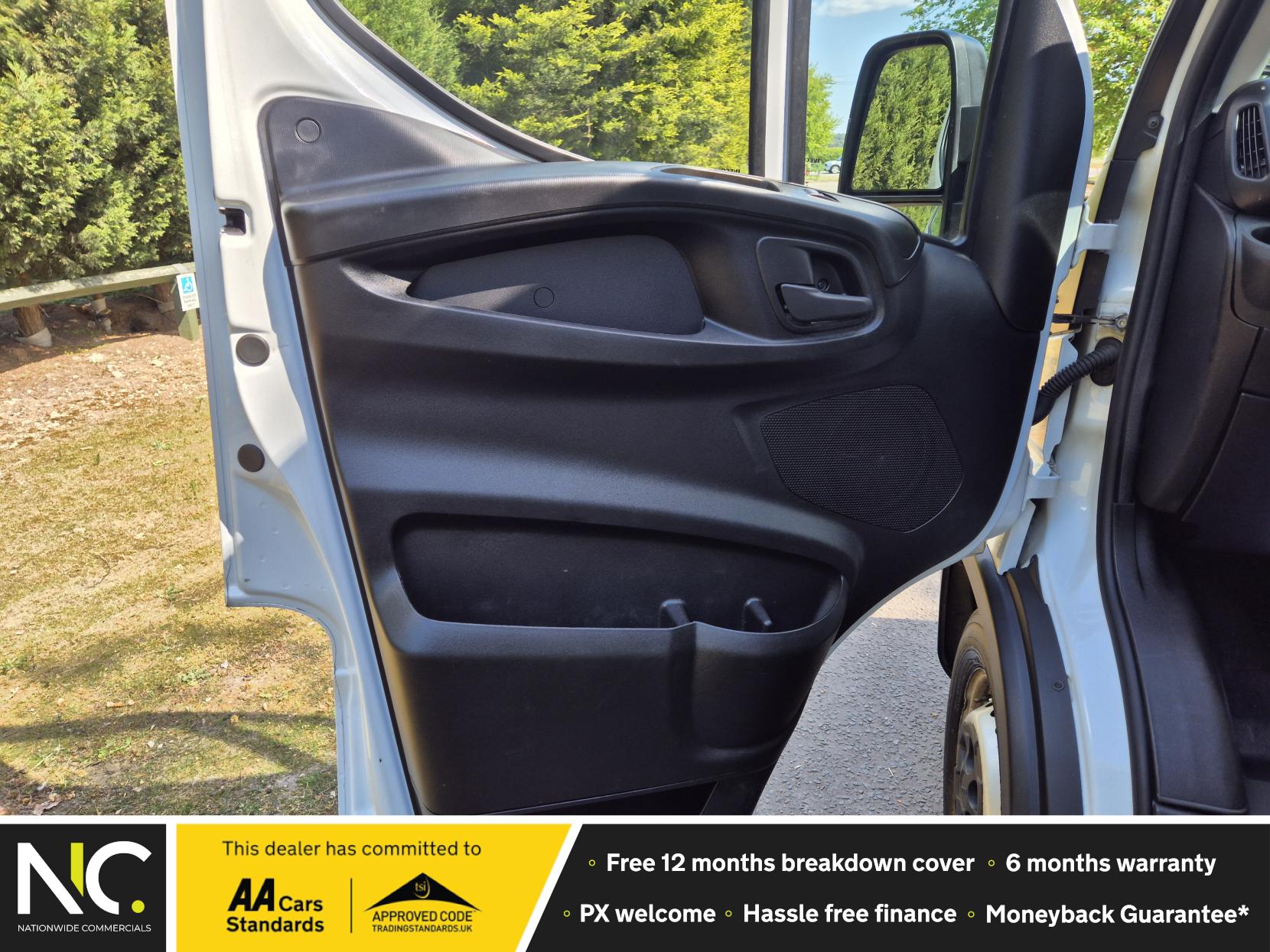 Iveco Daily 2.3D HPI 14V 35S 3520 Panel Van 5dr Diesel Manual MWB High Roof Euro 6 (s/s) (136 ps)