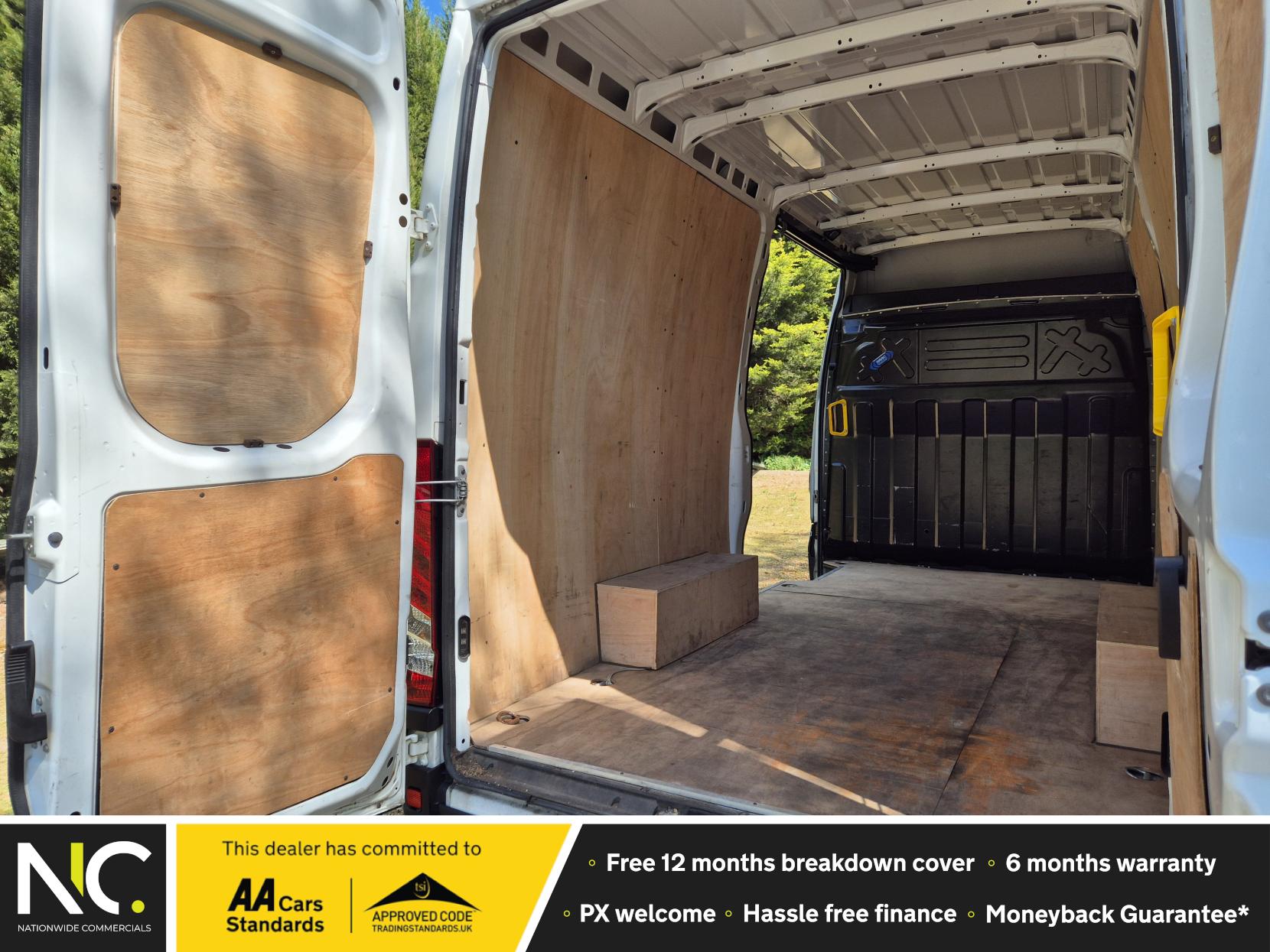 Iveco Daily 2.3D HPI 14V 35S 3520 Panel Van 5dr Diesel Manual MWB High Roof Euro 6 (s/s) (136 ps)