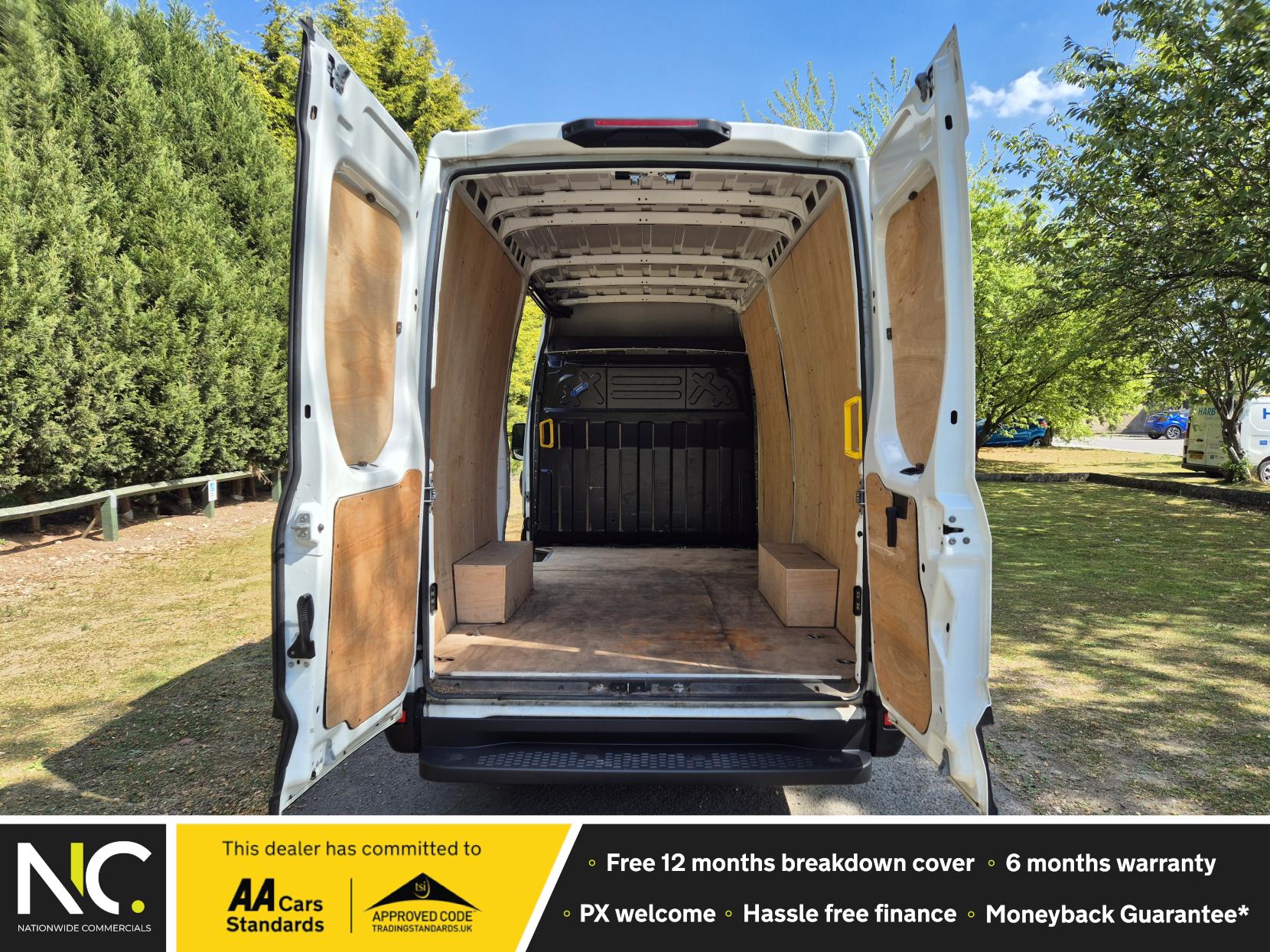 Iveco Daily 2.3D HPI 14V 35S 3520 Panel Van 5dr Diesel Manual MWB High Roof Euro 6 (s/s) (136 ps)