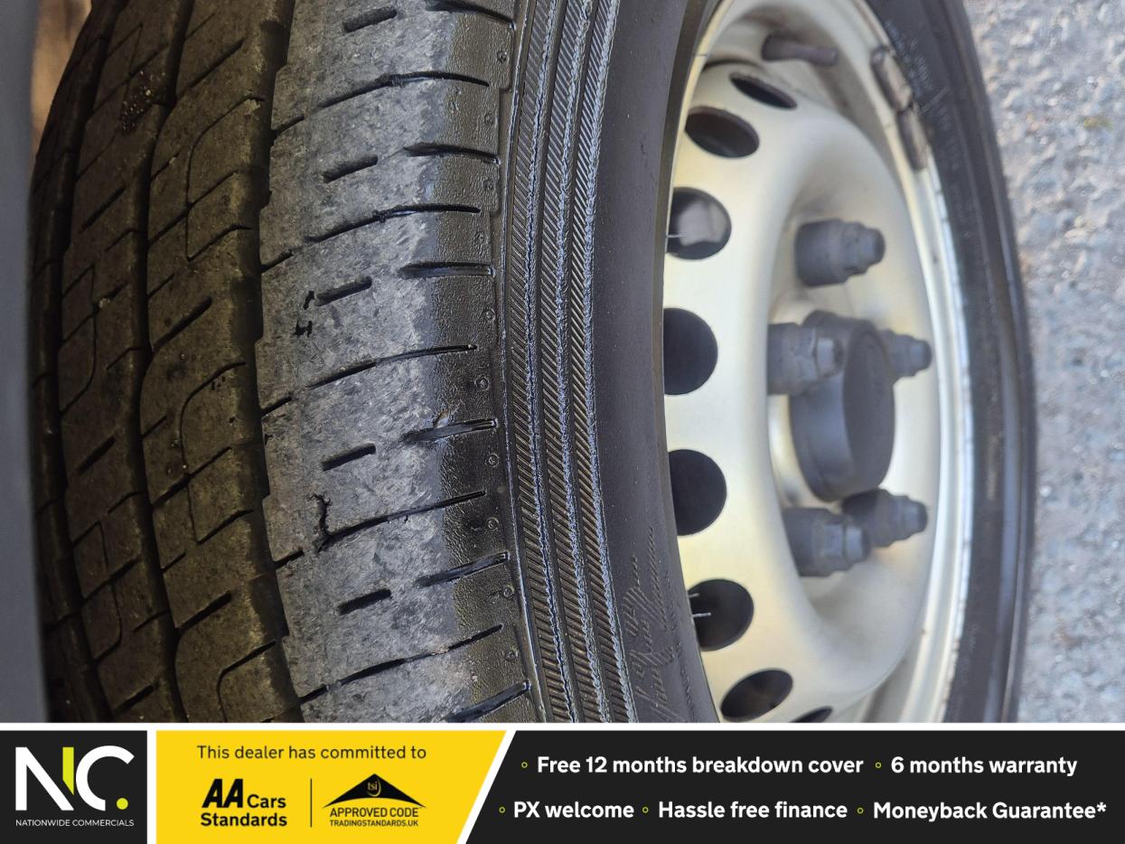 Ford Transit 2.0 350 EcoBlue HD Leader Luton 3dr Diesel Manual RWD L4 Euro 6 (s/s) (130 ps)