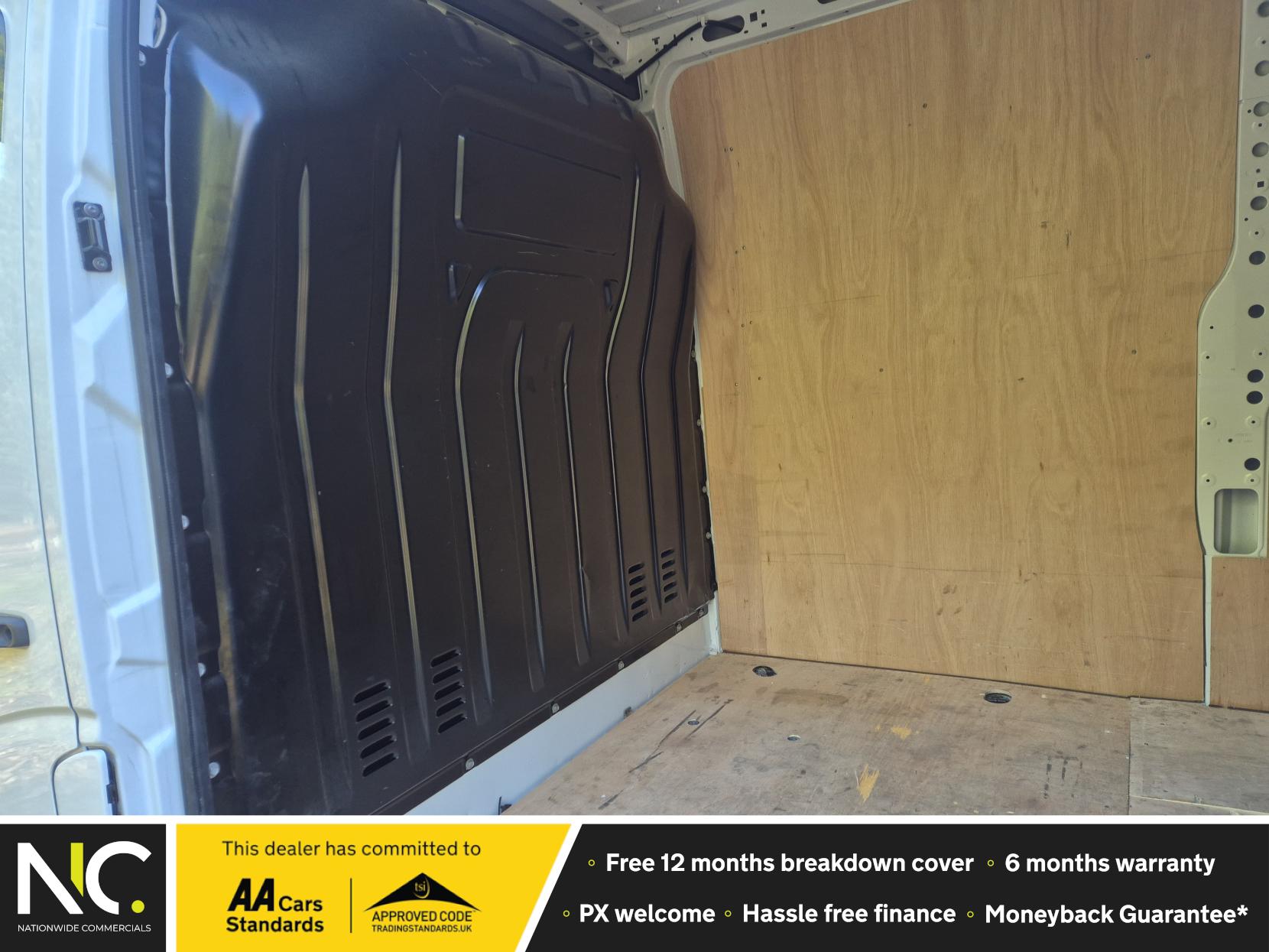 Renault Master 2.3 dCi 35 Advance Panel Van 4dr Diesel Manual FWD LWB Medium Roof Euro 6 (135 ps)