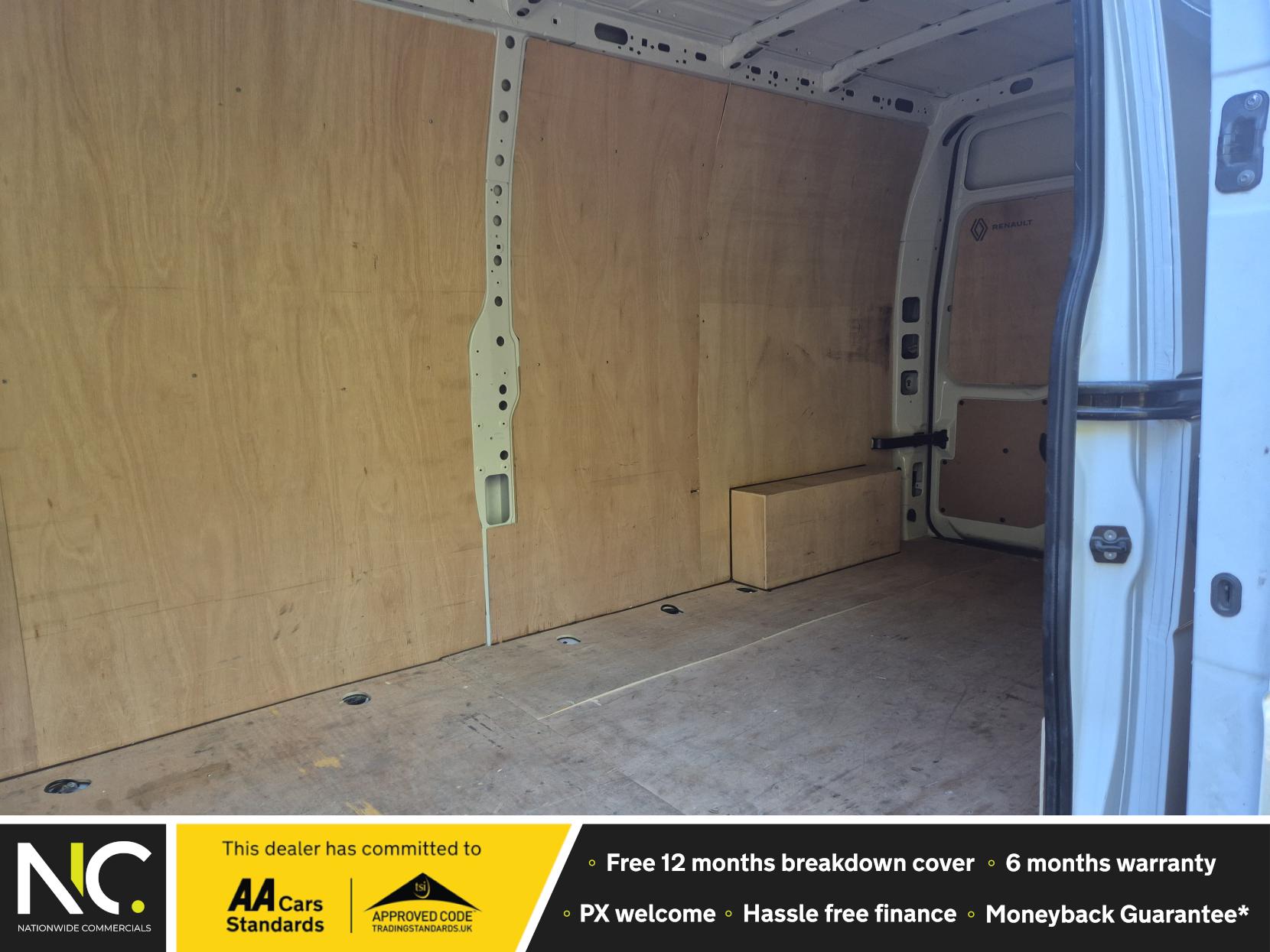 Renault Master 2.3 dCi 35 Advance Panel Van 4dr Diesel Manual FWD LWB Medium Roof Euro 6 (135 ps)