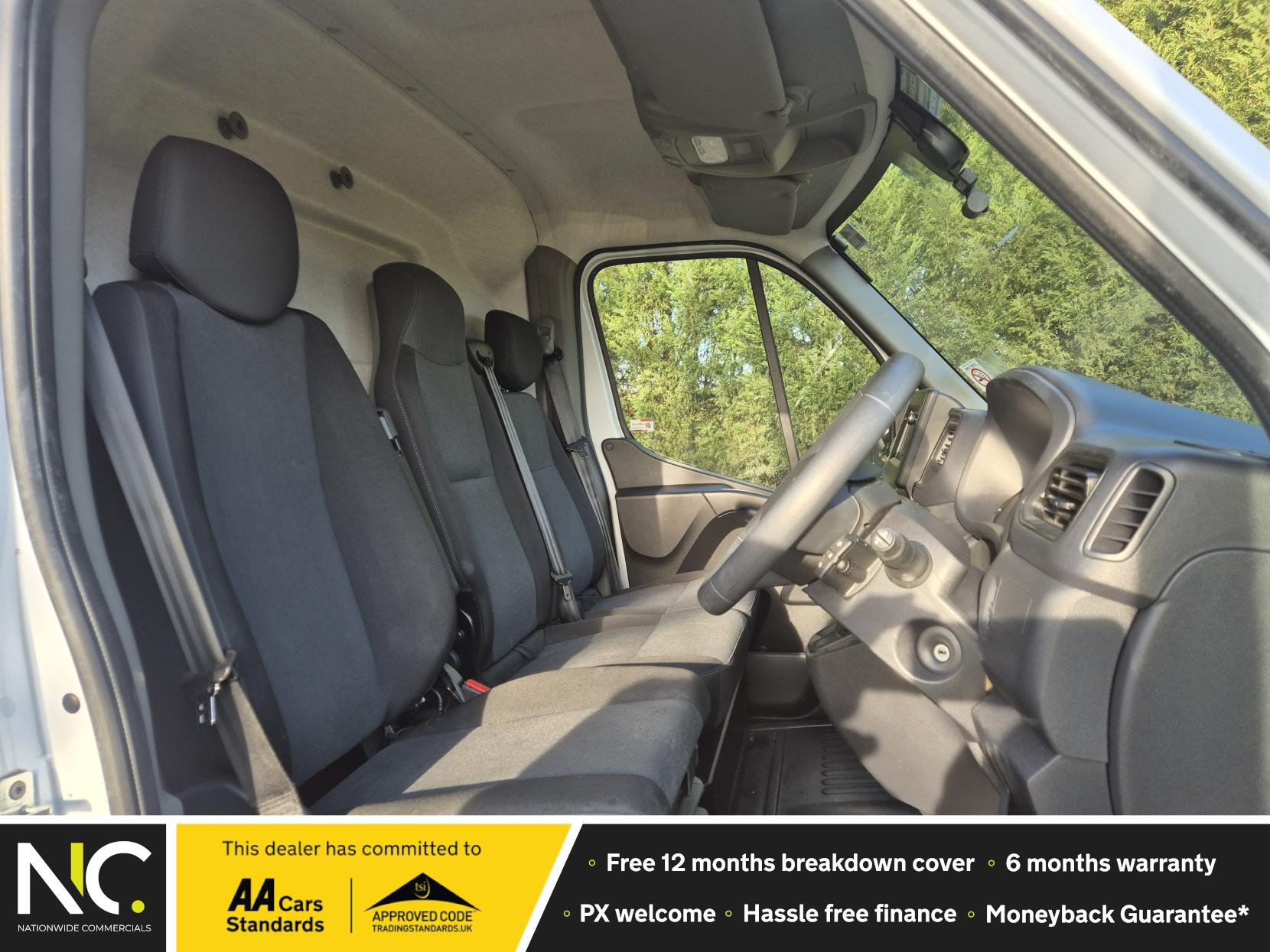 Renault Master 2.3 dCi 35 Advance Panel Van 4dr Diesel Manual FWD LWB Medium Roof Euro 6 (135 ps)