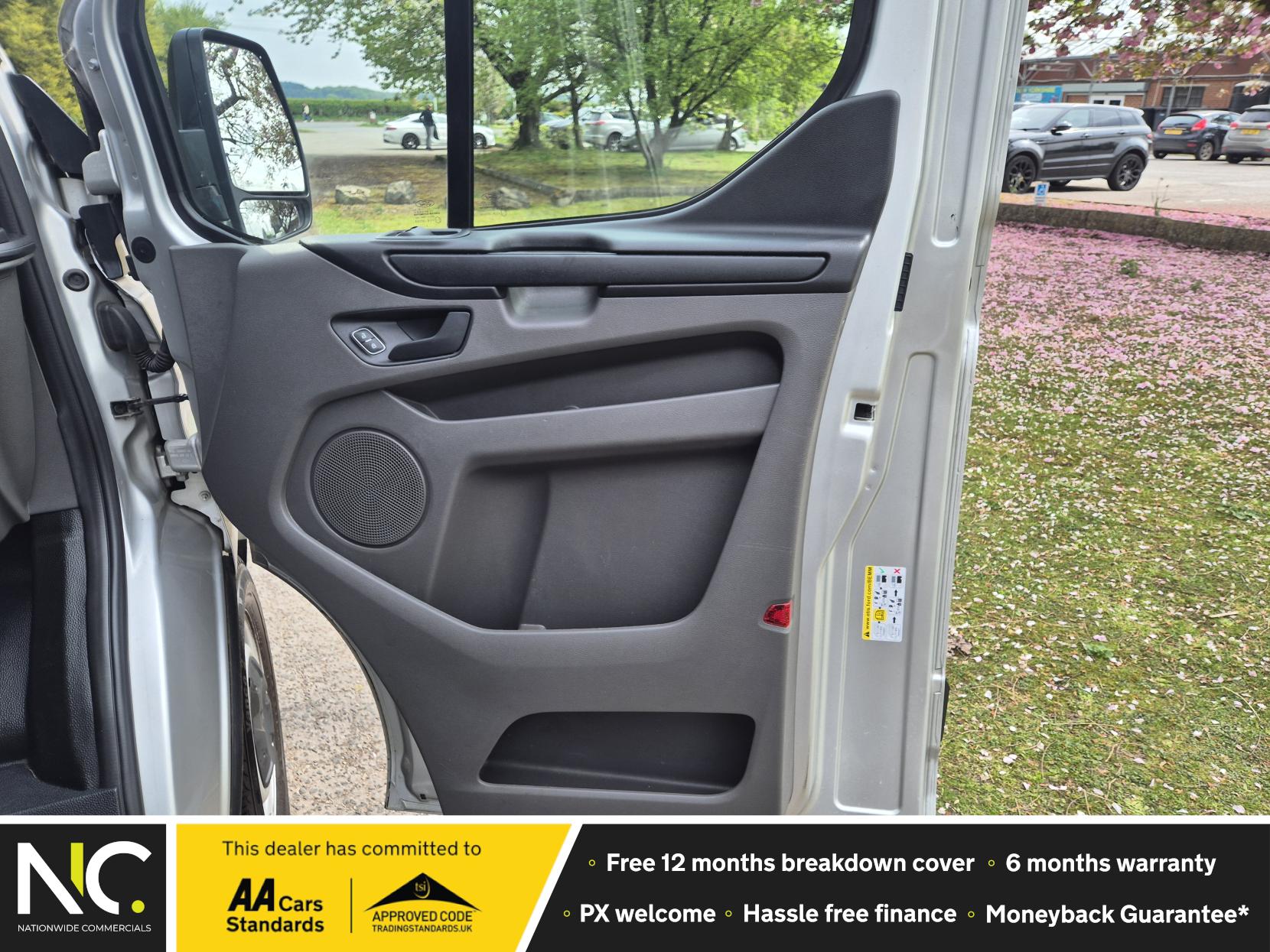 Ford Transit Custom 2.0 320 EcoBlue Kombi Double Cab 5dr Diesel Manual L2 H1 Euro 6 (s/s) (9 Seat) (130 ps)