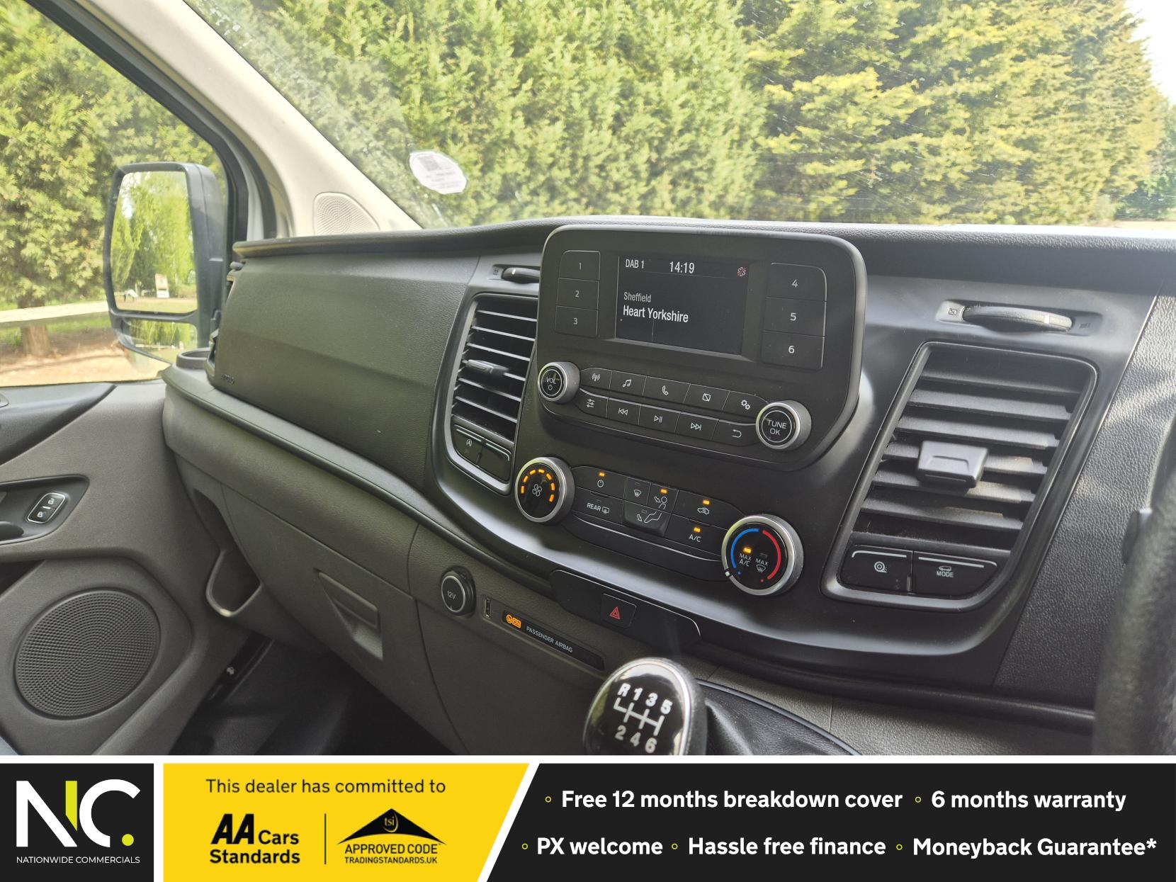 Ford Transit Custom 2.0 320 EcoBlue Kombi Double Cab 5dr Diesel Manual L2 H1 Euro 6 (s/s) (9 Seat) (130 ps)