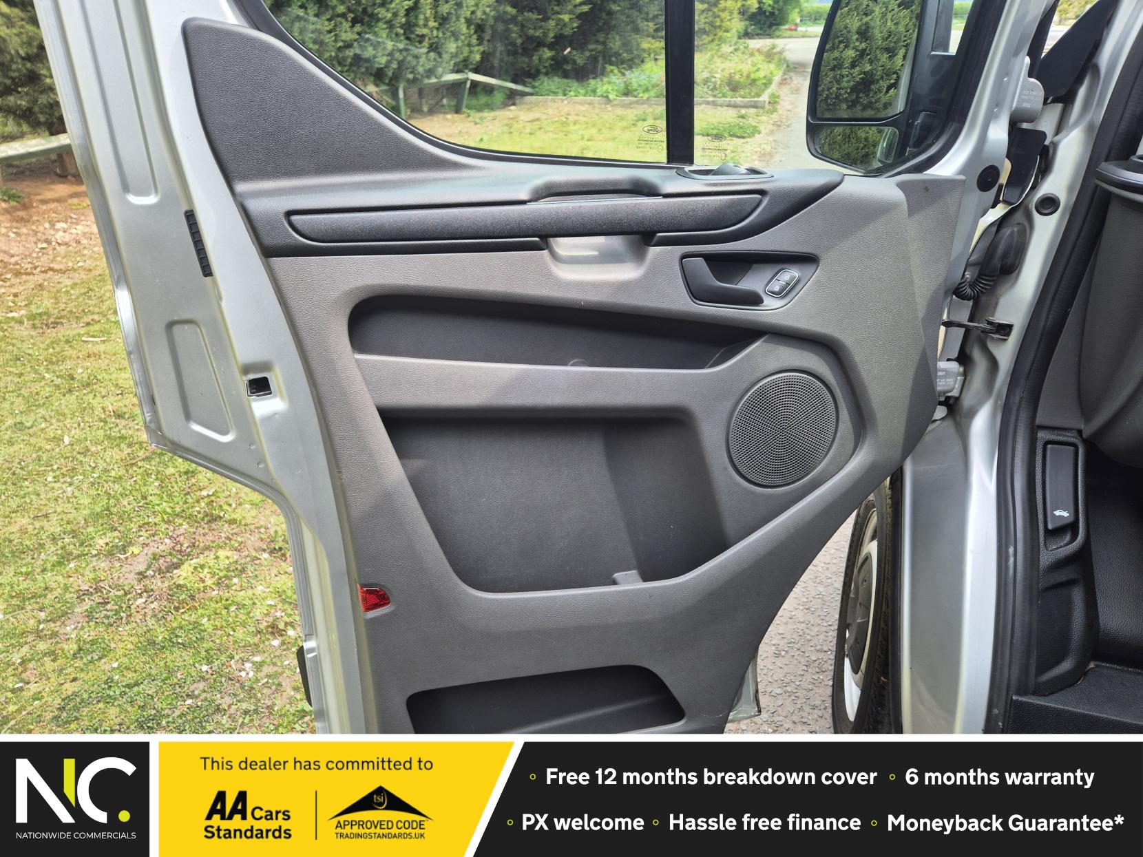 Ford Transit Custom 2.0 320 EcoBlue Kombi Double Cab 5dr Diesel Manual L2 H1 Euro 6 (s/s) (9 Seat) (130 ps)