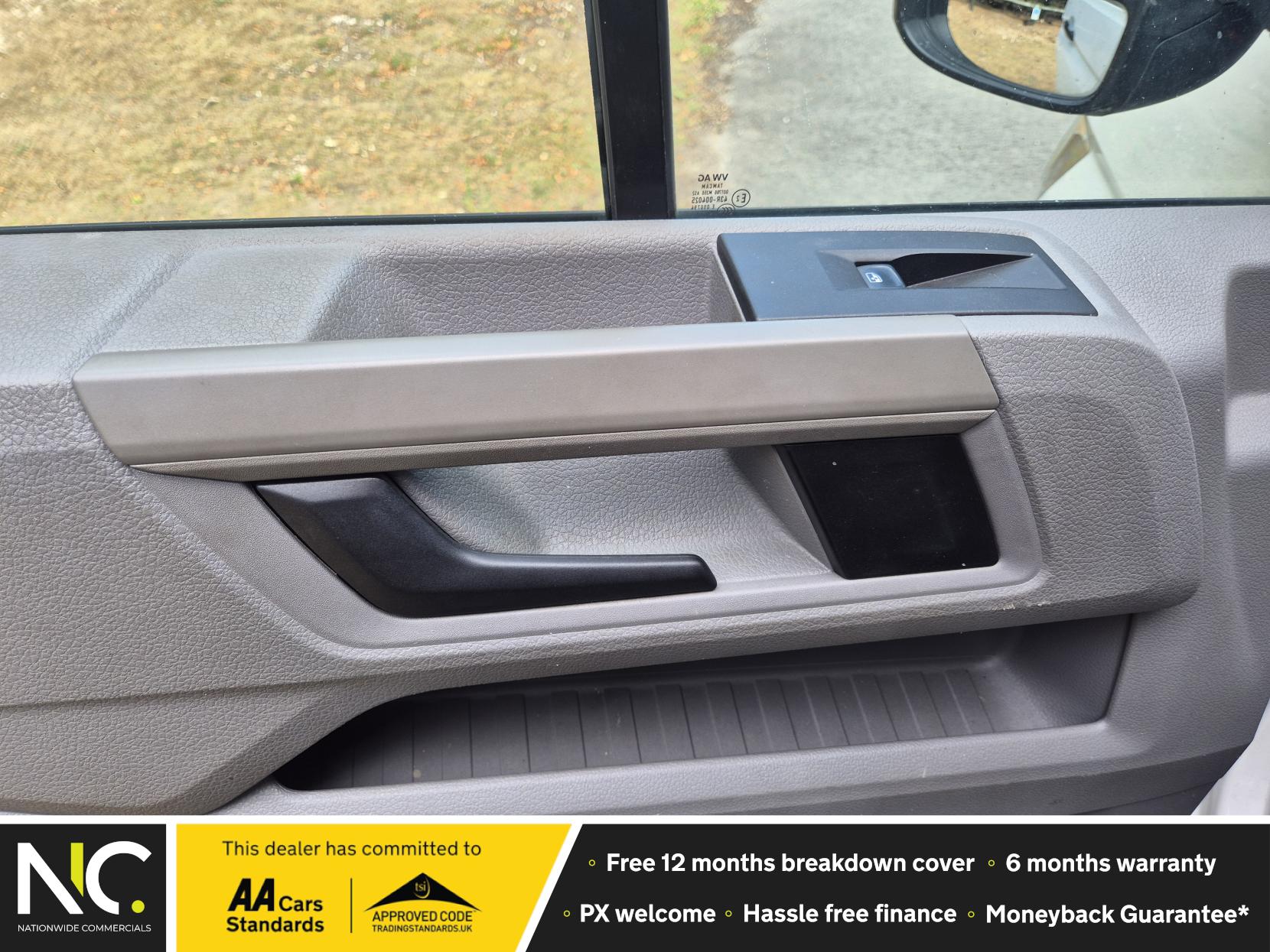 Volkswagen Crafter 2.0 TDI CR35 Startline Luton With Tail Lift 2dr Diesel Manual FWD LWB Euro 6 (140 ps)