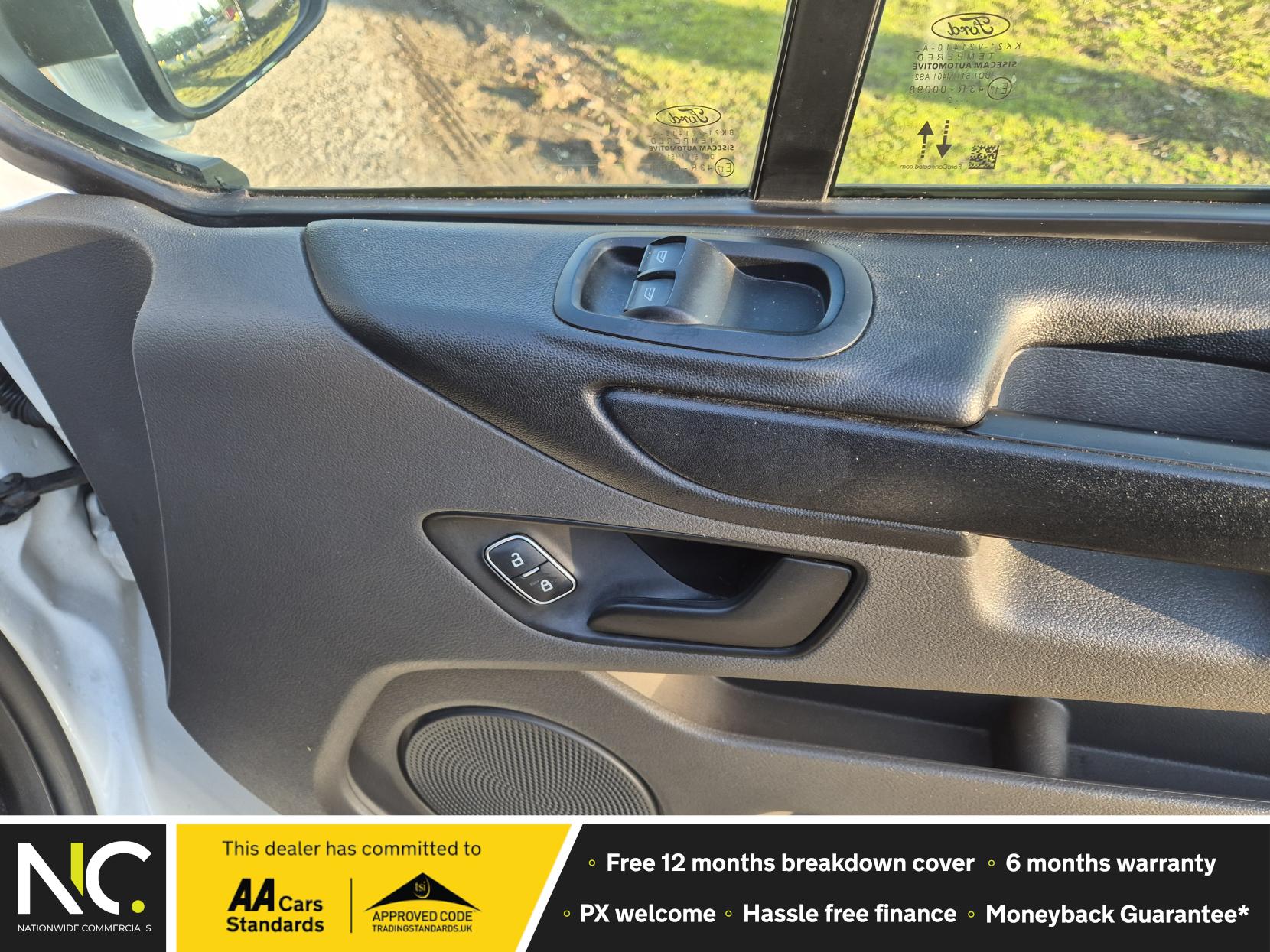 Ford Transit Custom 2.0 320 EcoBlue Leader Kombi Double Cab 5dr Diesel Manual L2 H1 Euro 6 (s/s) (130 ps)