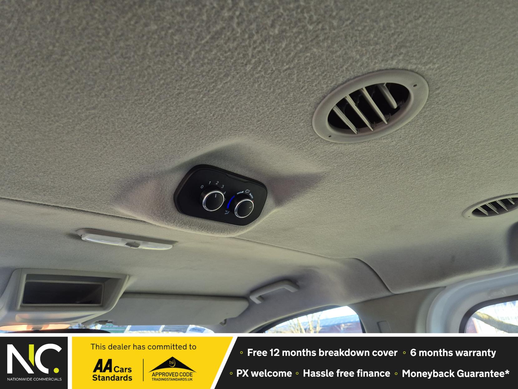 Ford Transit Custom 2.0 320 EcoBlue Leader Kombi Double Cab 5dr Diesel Manual L2 H1 Euro 6 (s/s) (130 ps)