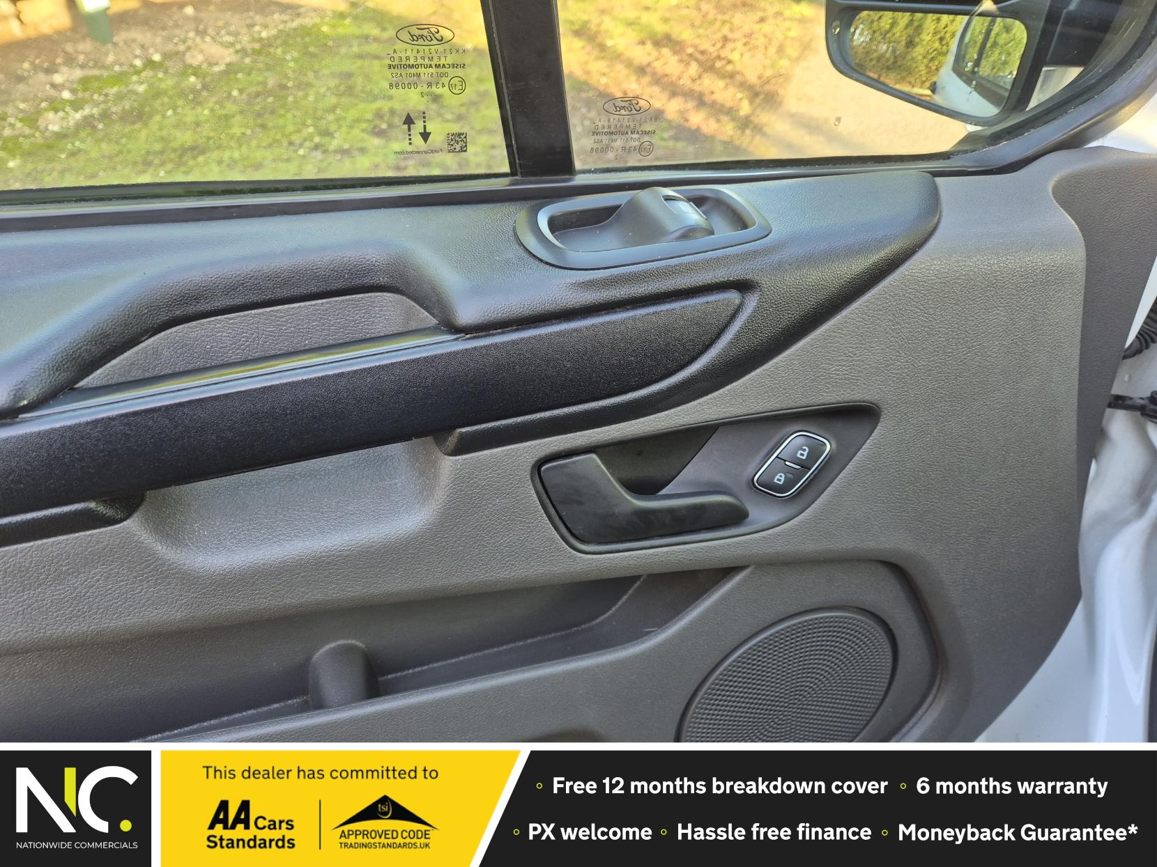 Ford Transit Custom 2.0 320 EcoBlue Leader Kombi Double Cab 5dr Diesel Manual L2 H1 Euro 6 (s/s) (130 ps)