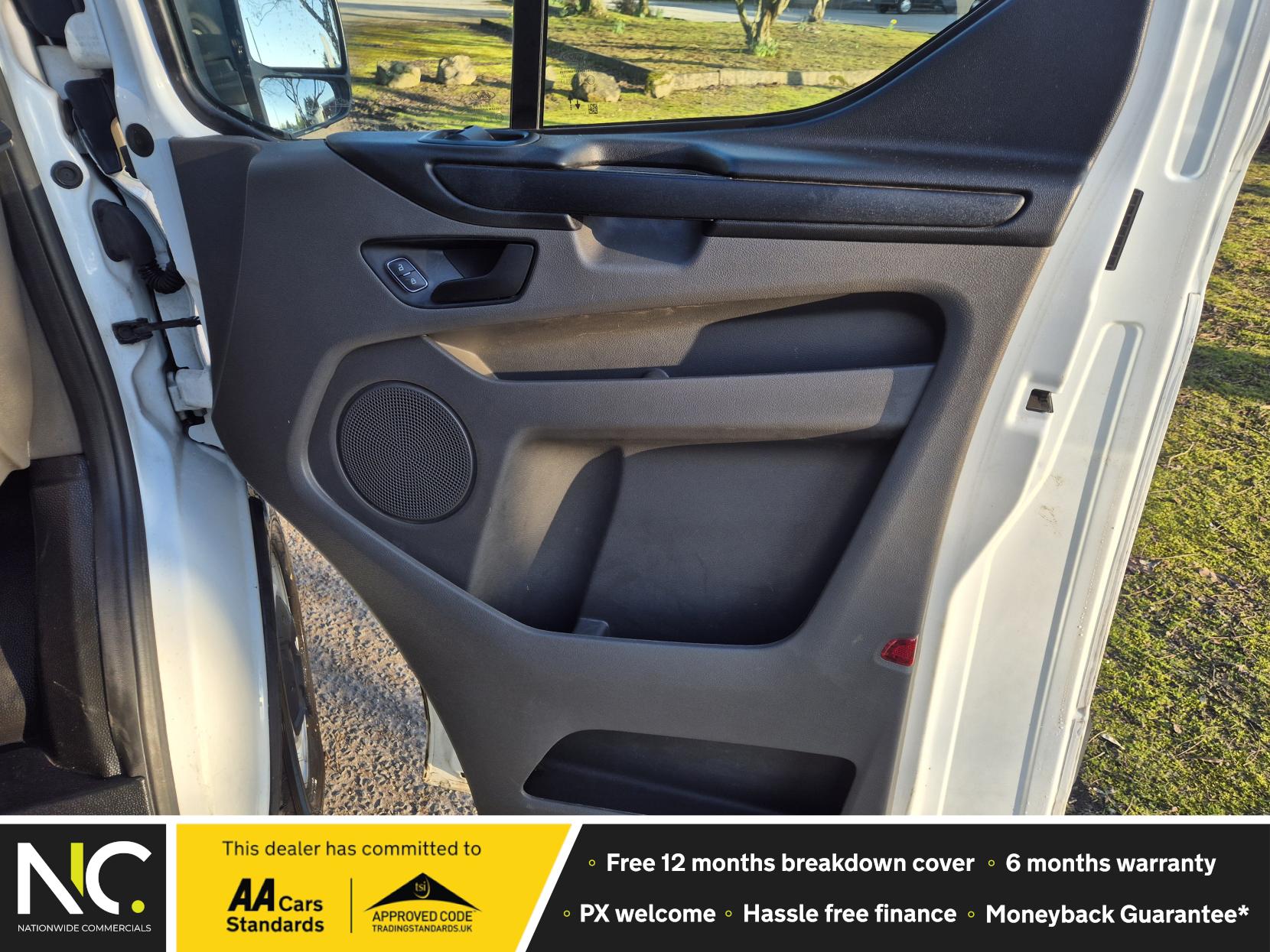 Ford Transit Custom 2.0 320 EcoBlue Leader Kombi Double Cab 5dr Diesel Manual L2 H1 Euro 6 (s/s) (130 ps)