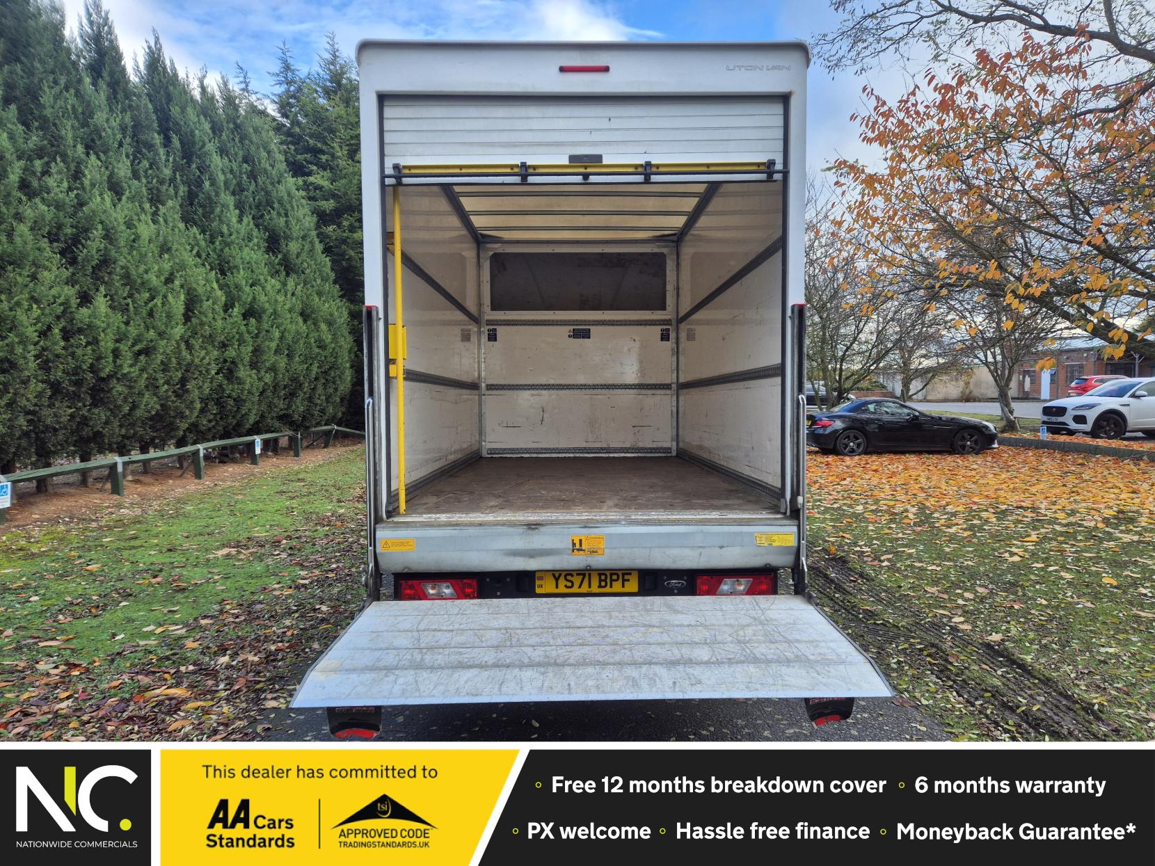 Ford Transit 2.0 350 EcoBlue Leader Chassis Cab 2dr Diesel Manual FWD L4 Euro 6 (s/s) (130 ps)