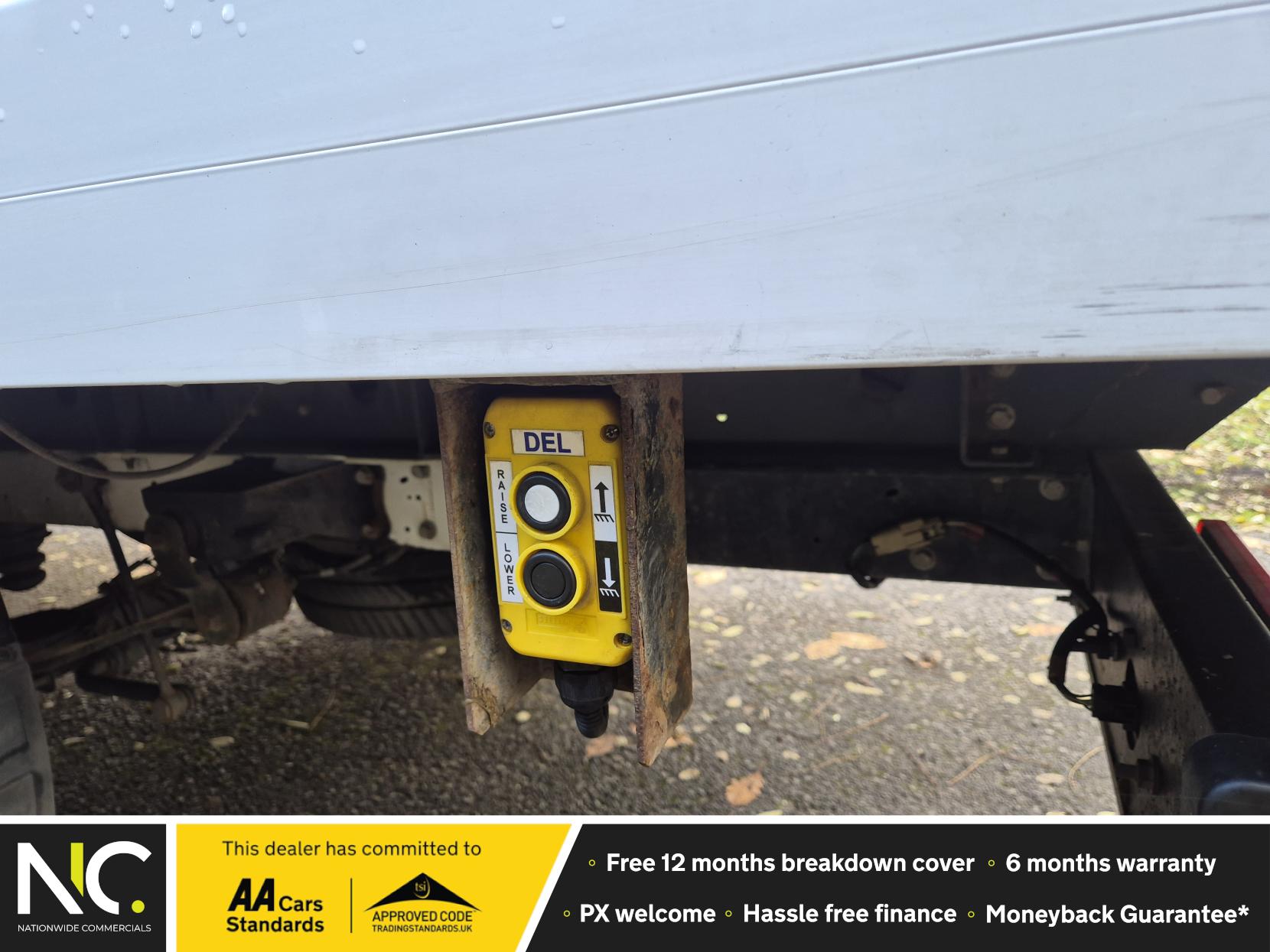 Ford Transit 2.0 350 EcoBlue Leader Chassis Cab 2dr Diesel Manual FWD L4 Euro 6 (s/s) (130 ps)