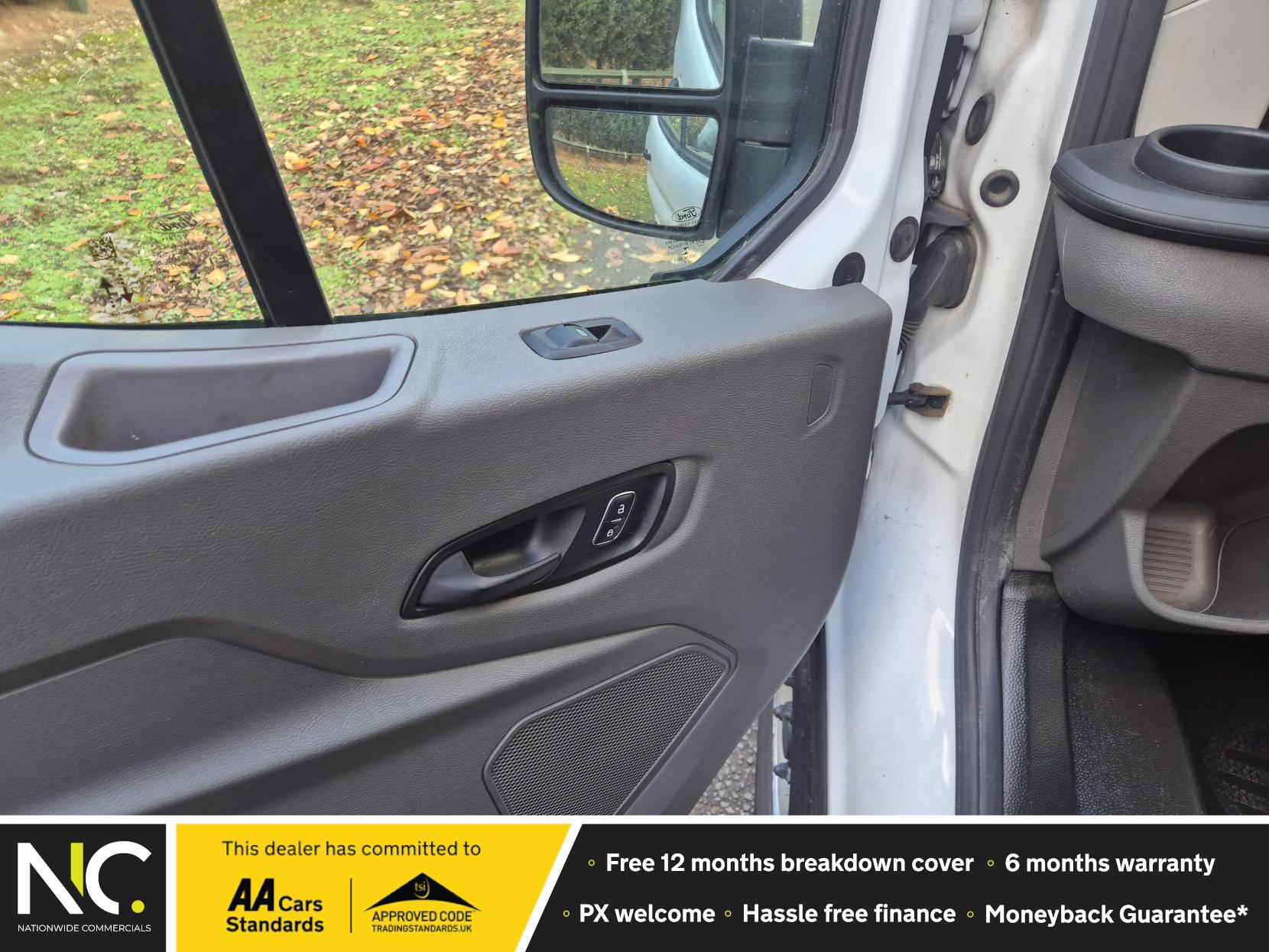 Ford Transit 2.0 350 EcoBlue Leader Chassis Cab 2dr Diesel Manual FWD L4 Euro 6 (s/s) (130 ps)