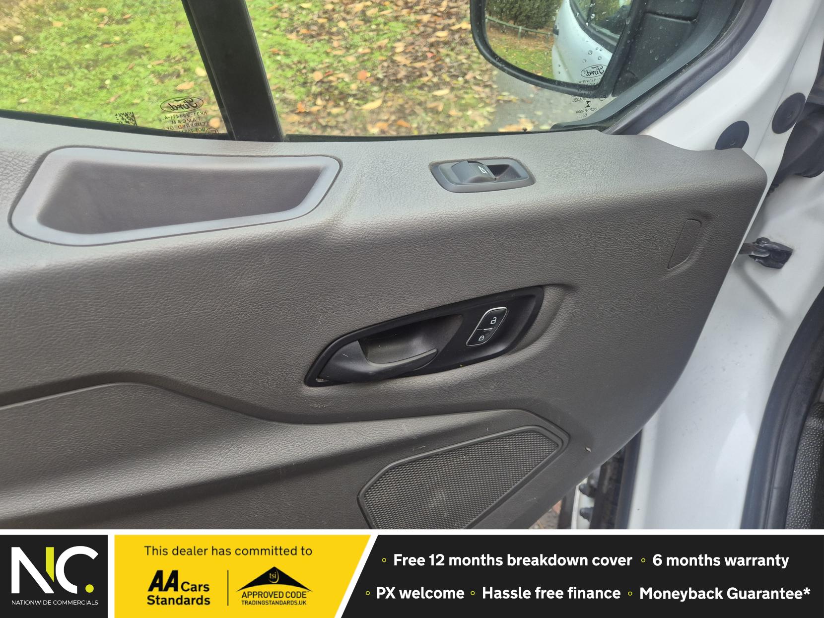 Ford Transit 2.0 350 EcoBlue Leader Chassis Cab 2dr Diesel Manual RWD L4 Euro 6 (s/s) (130 ps)