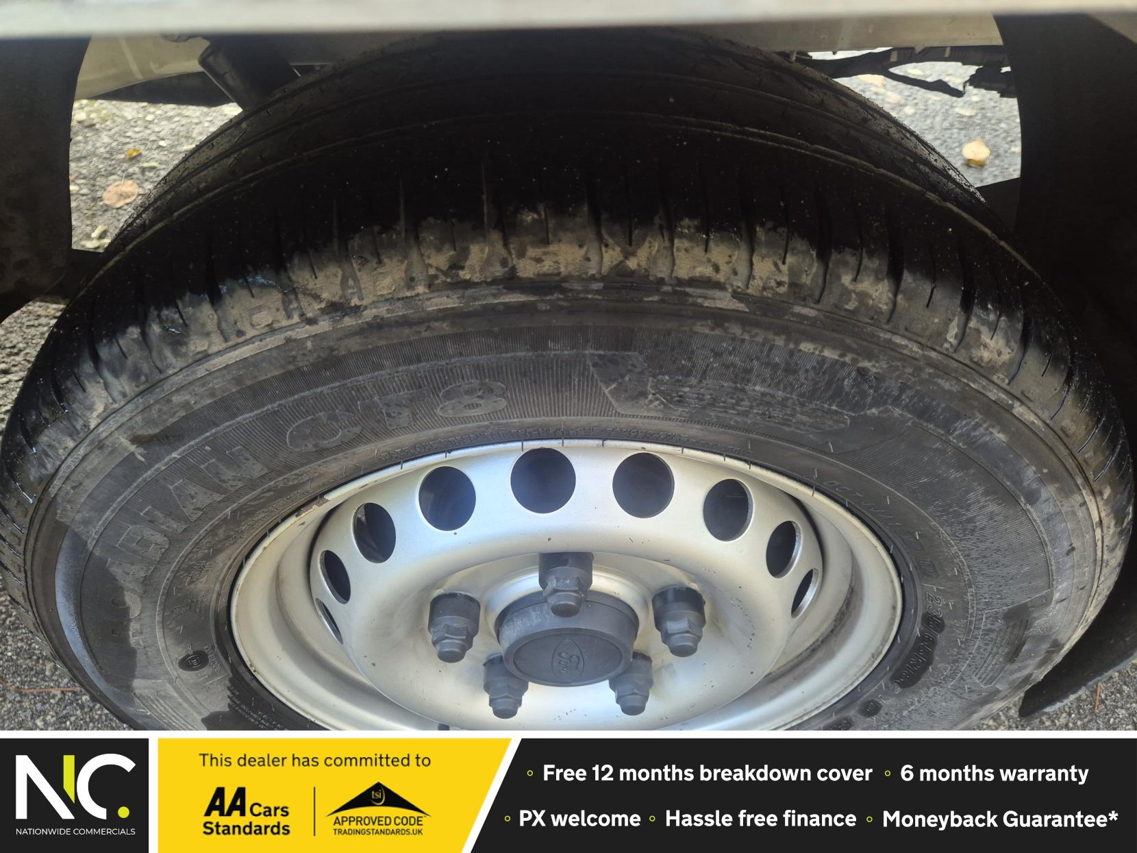 Ford Transit 2.0 350 EcoBlue Leader Chassis Cab 2dr Diesel Manual RWD L4 Euro 6 (s/s) (130 ps)