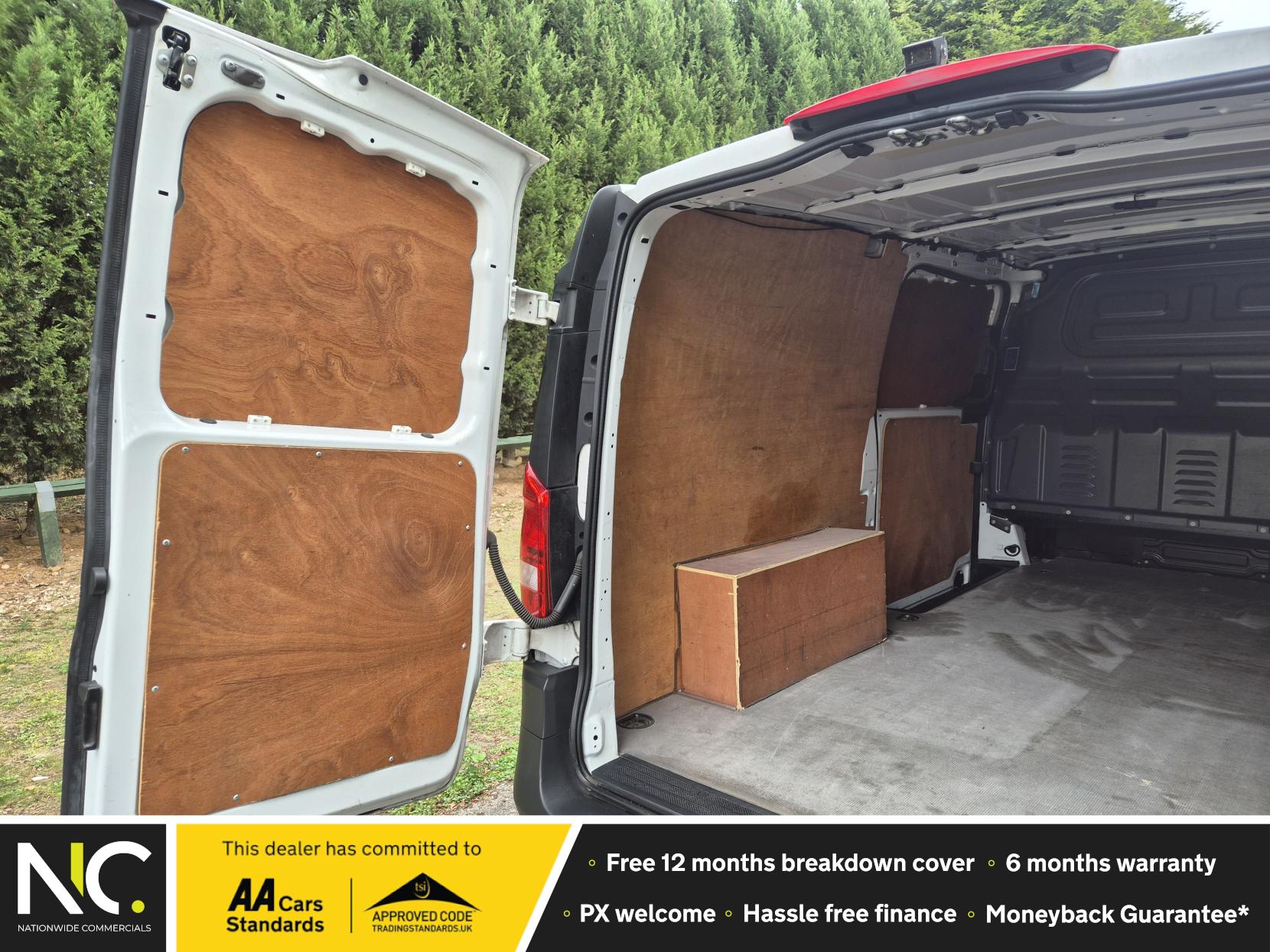 Mercedes-Benz Vito 2.0 116 CDI Progressive Panel Van 5dr Diesel G-Tronic RWD L3 Euro 6 (s/s) (XLWB) (163 ps)