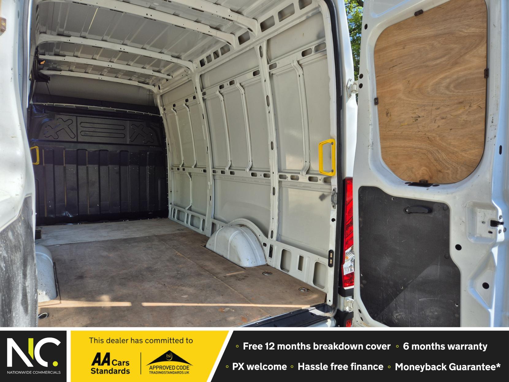 Iveco Daily 2.3D HPI 14V 35S 3520 Panel Van 5dr Diesel Manual MWB High Roof Euro 6 (s/s) (136 ps)