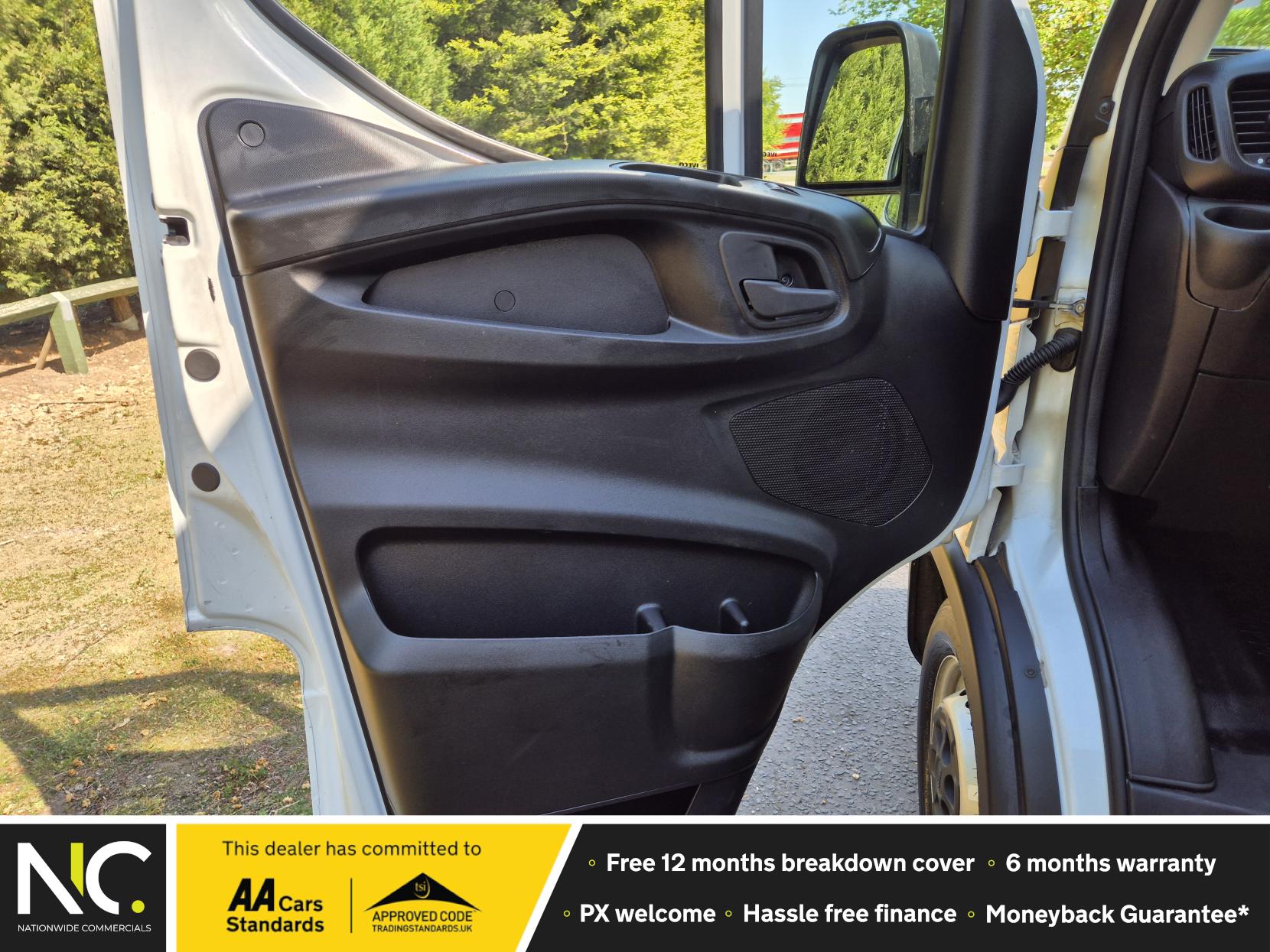 Iveco Daily 2.3D HPI 14V 35S 3520 Panel Van 5dr Diesel Manual MWB High Roof Euro 6 (s/s) (136 ps)