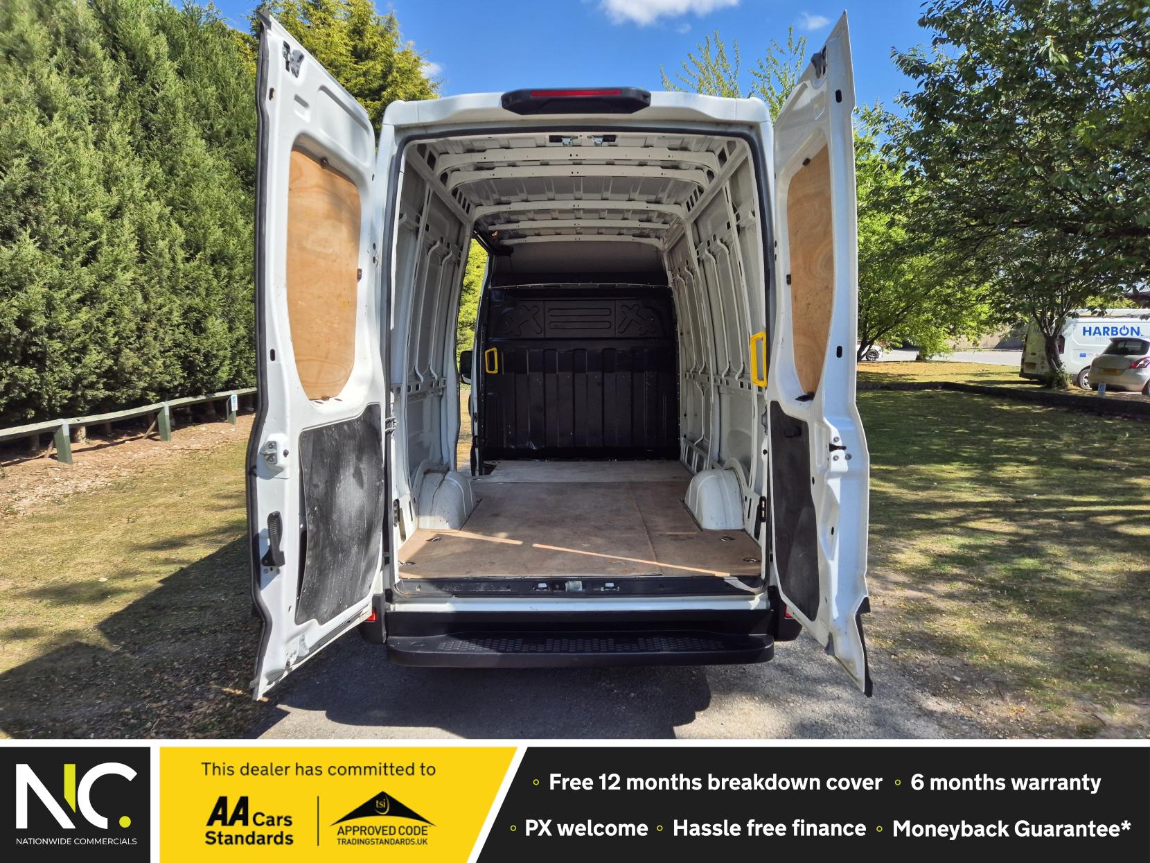 Iveco Daily 2.3D HPI 14V 35S 3520 Panel Van 5dr Diesel Manual MWB High Roof Euro 6 (s/s) (136 ps)