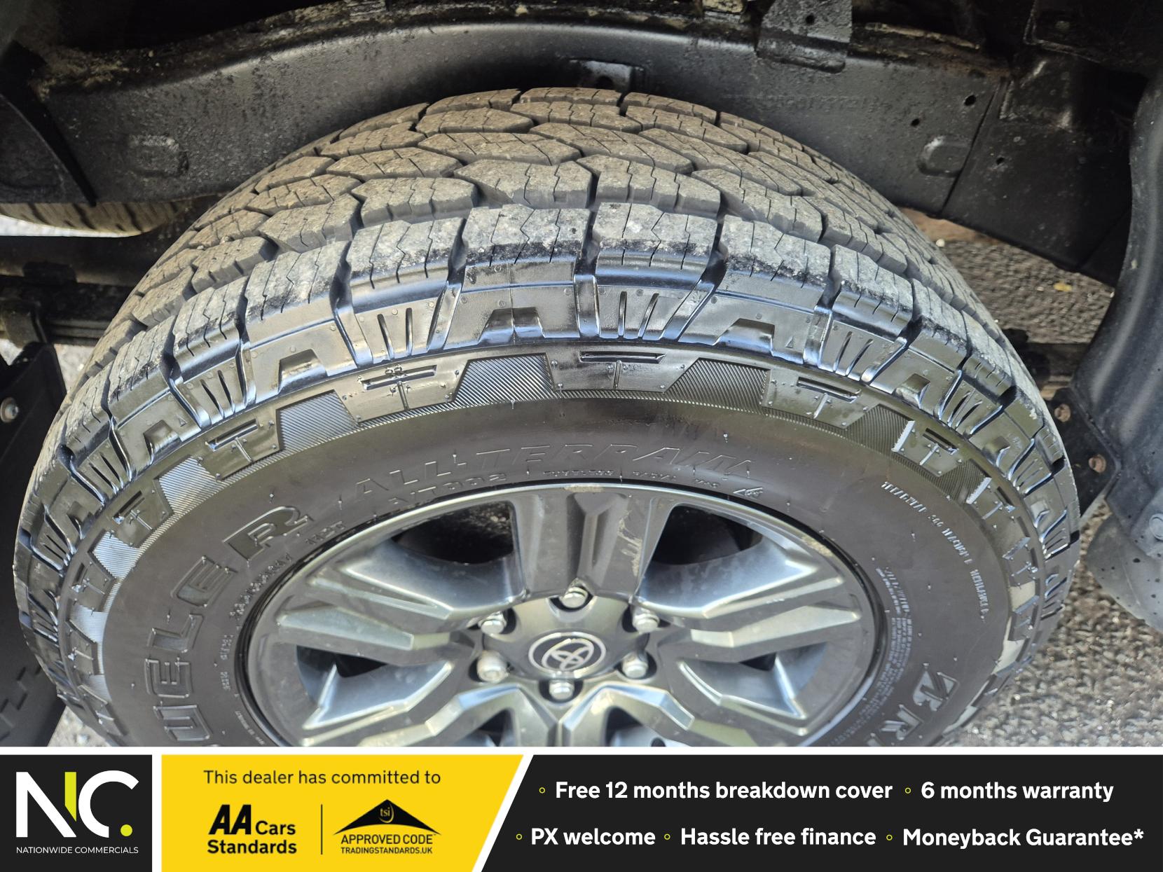 Toyota Hilux 2.4 D-4D Icon Pickup Double Cab 4dr Diesel Auto 4WD Euro 6 (s/s) (150 ps)